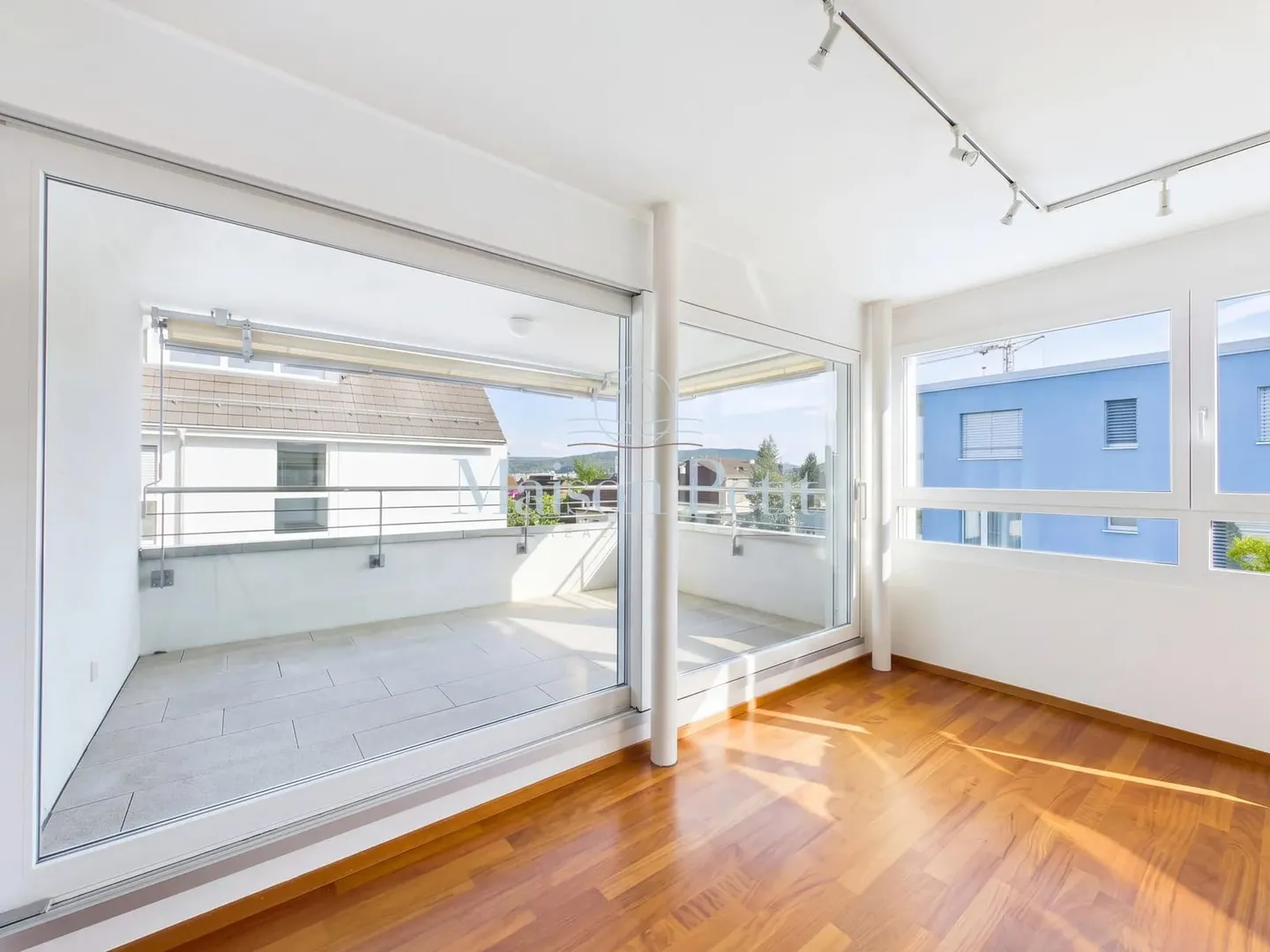 Stylish Attic Apartment in Zurich - Photo 3 of 13