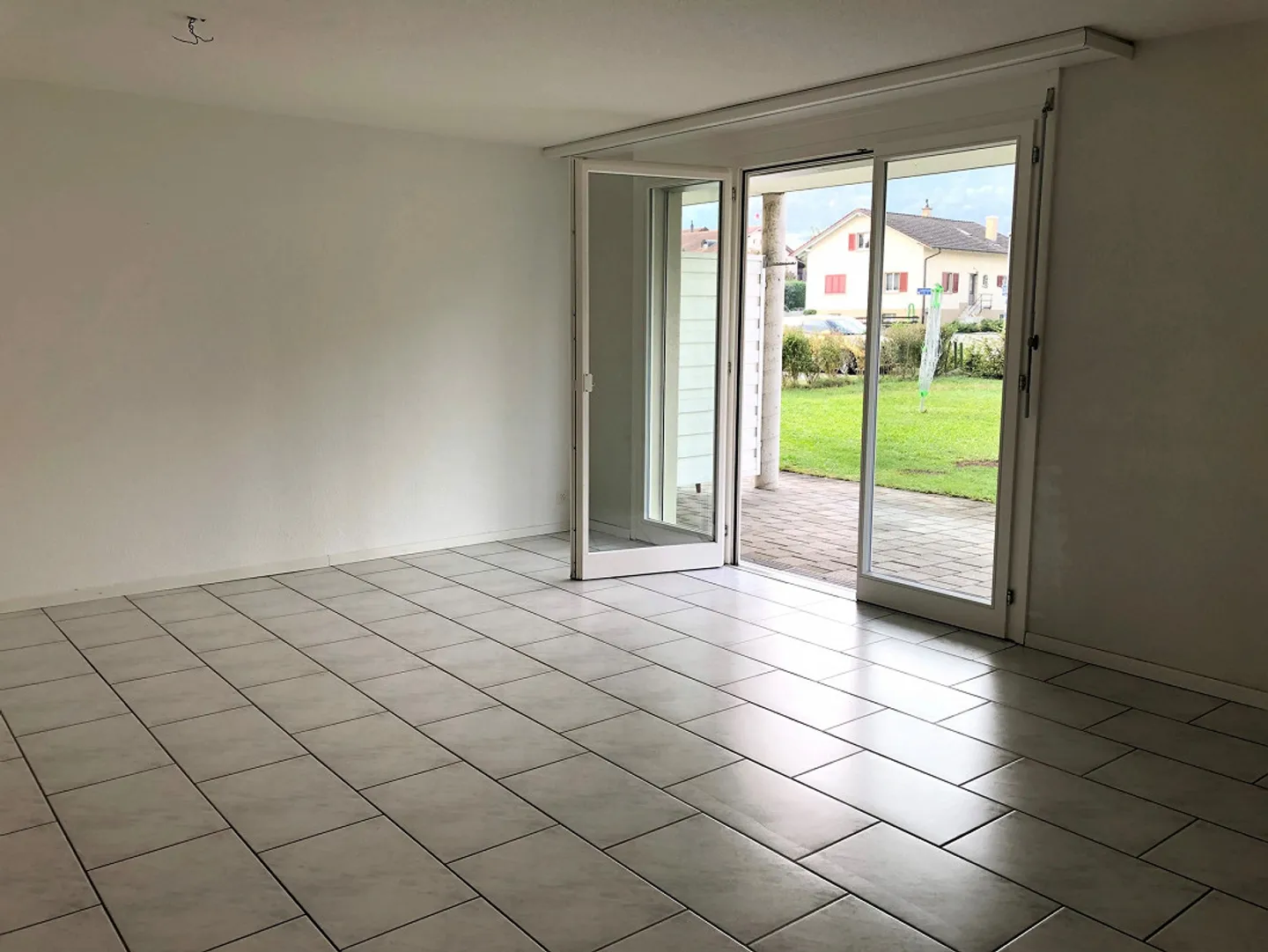 Ampio appartamento di 4,5 stanze con area giardino - Foto 1 di 9