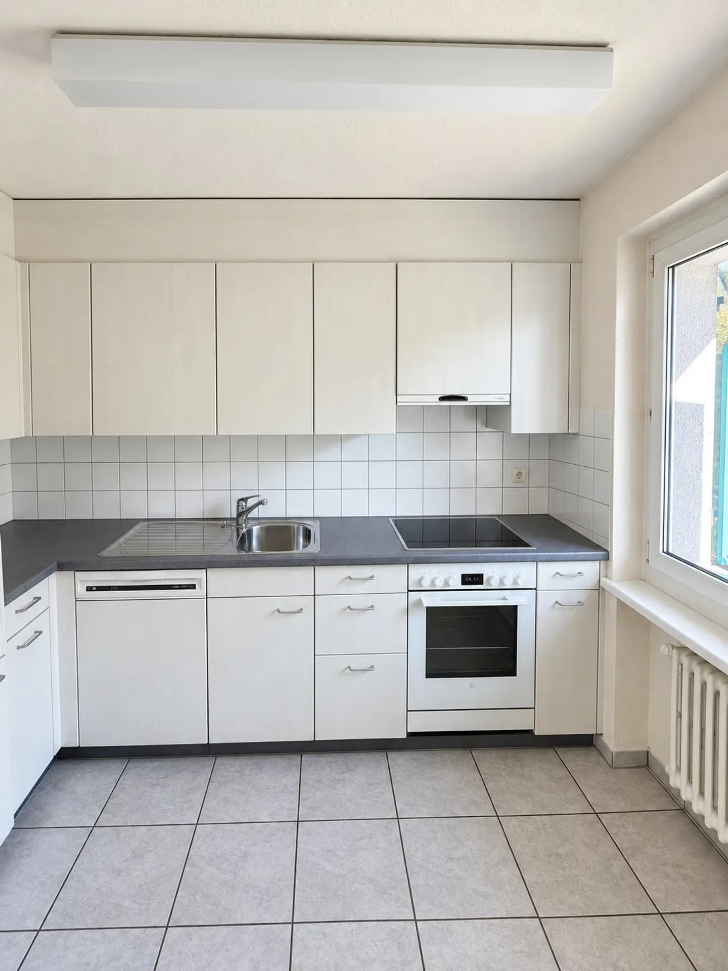 Your Home on the Gold Coast Attractive 3-Room Apartment in 8704 Herrliberg | Limited - Photo 2 of 5