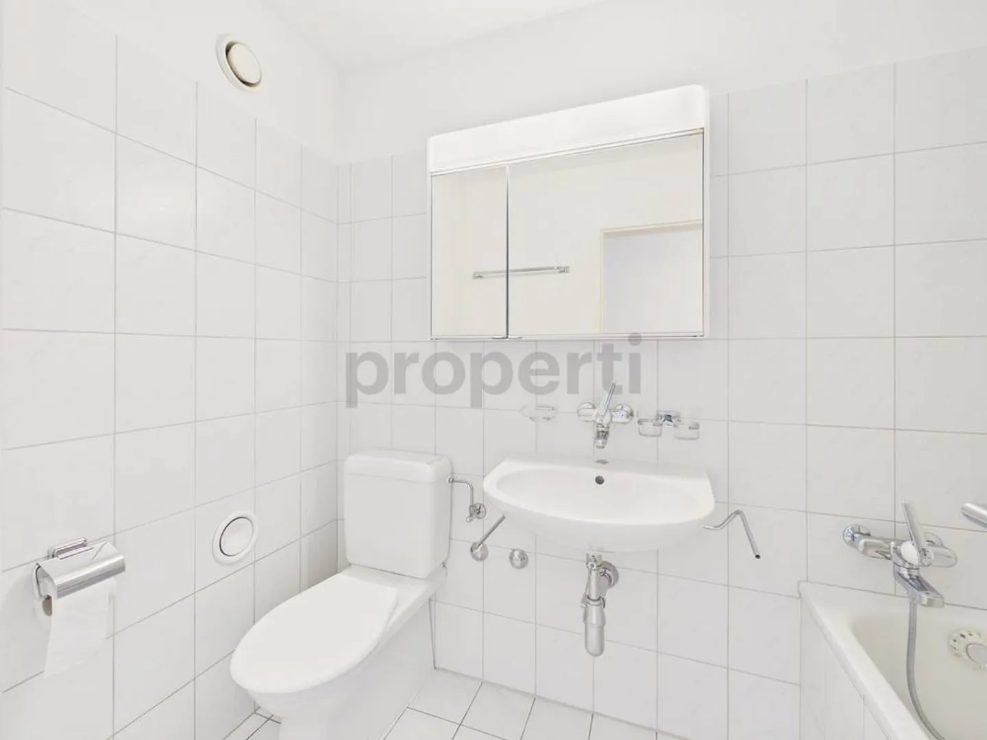 Geräumige Wohnung mit Balkon - Foto 7 von 8