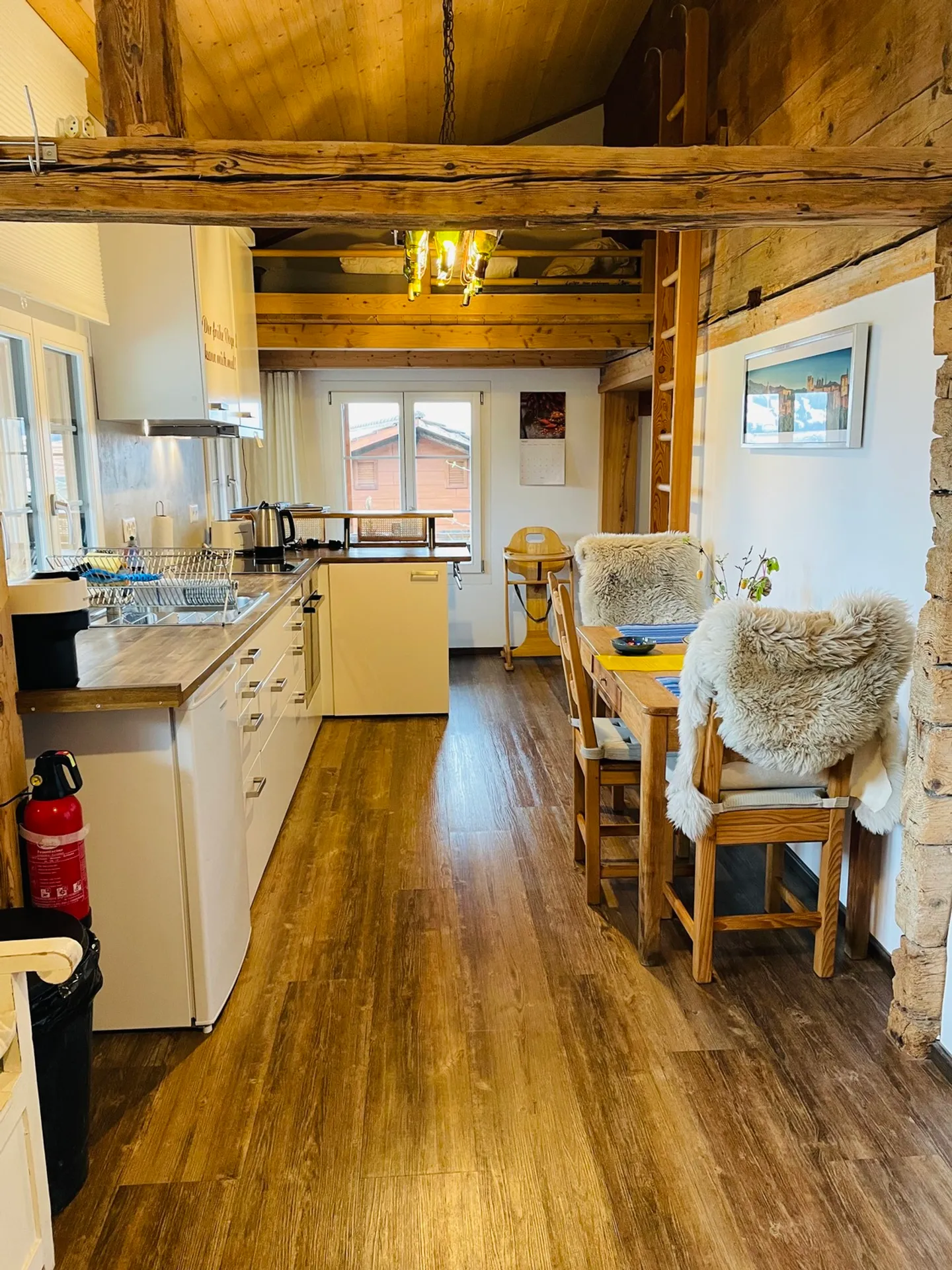 Charming Winter Vacation Apartment - Photo 3 of 8