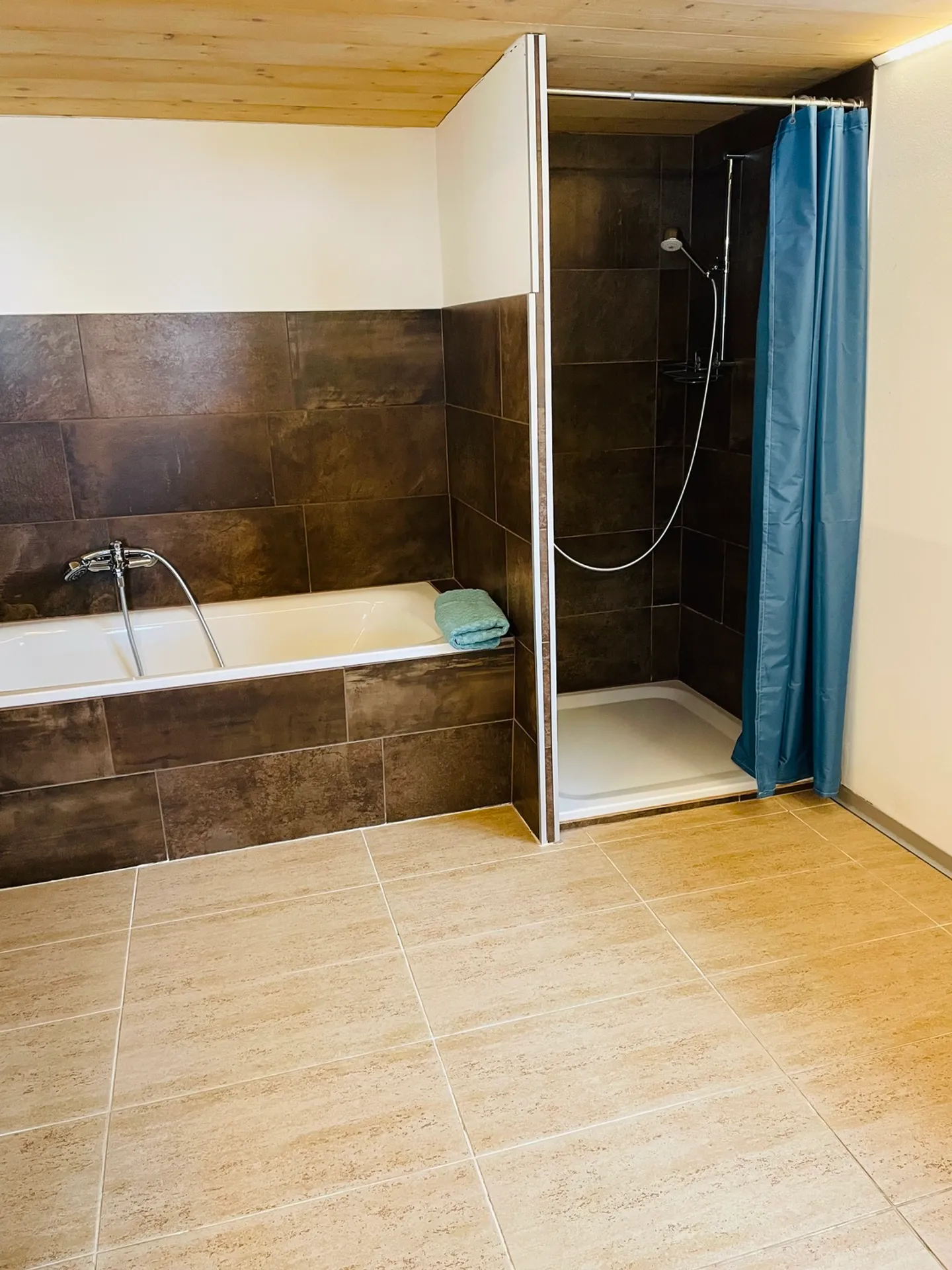 Charming Winter Vacation Apartment - Photo 7 of 8
