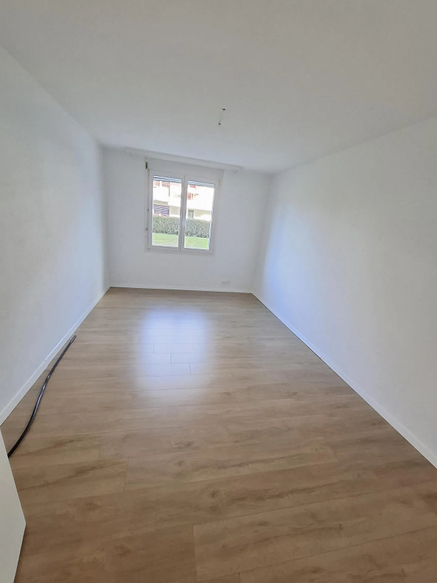Ampio appartamento di 4,5 stanze con area giardino - Foto 5 di 9