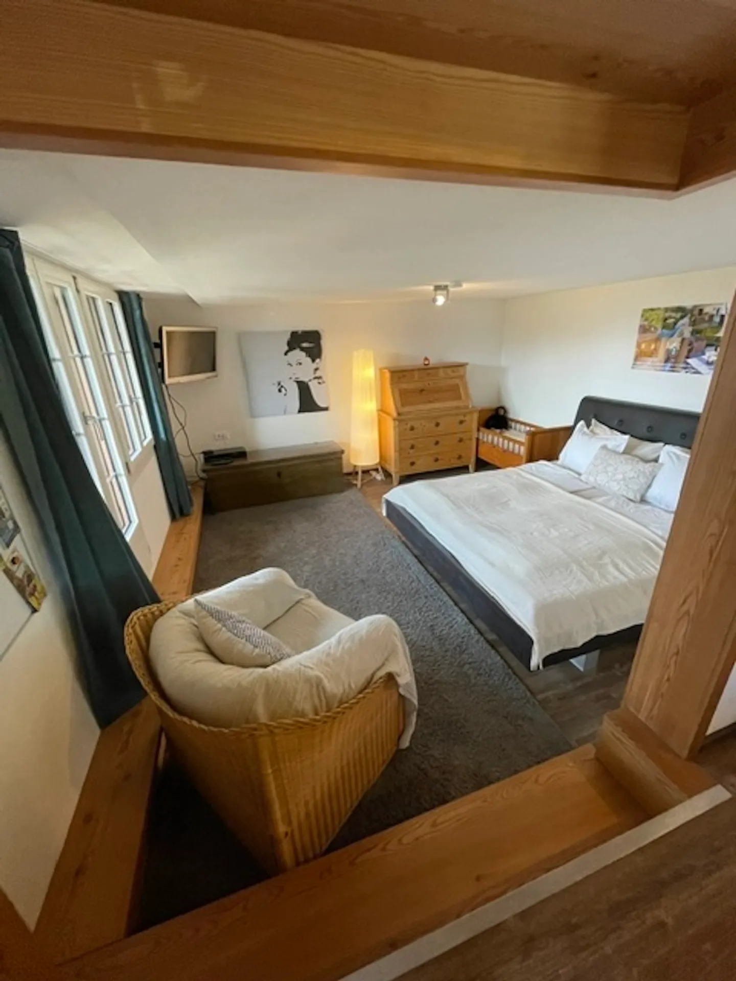 Charming Winter Vacation Apartment - Photo 2 of 8