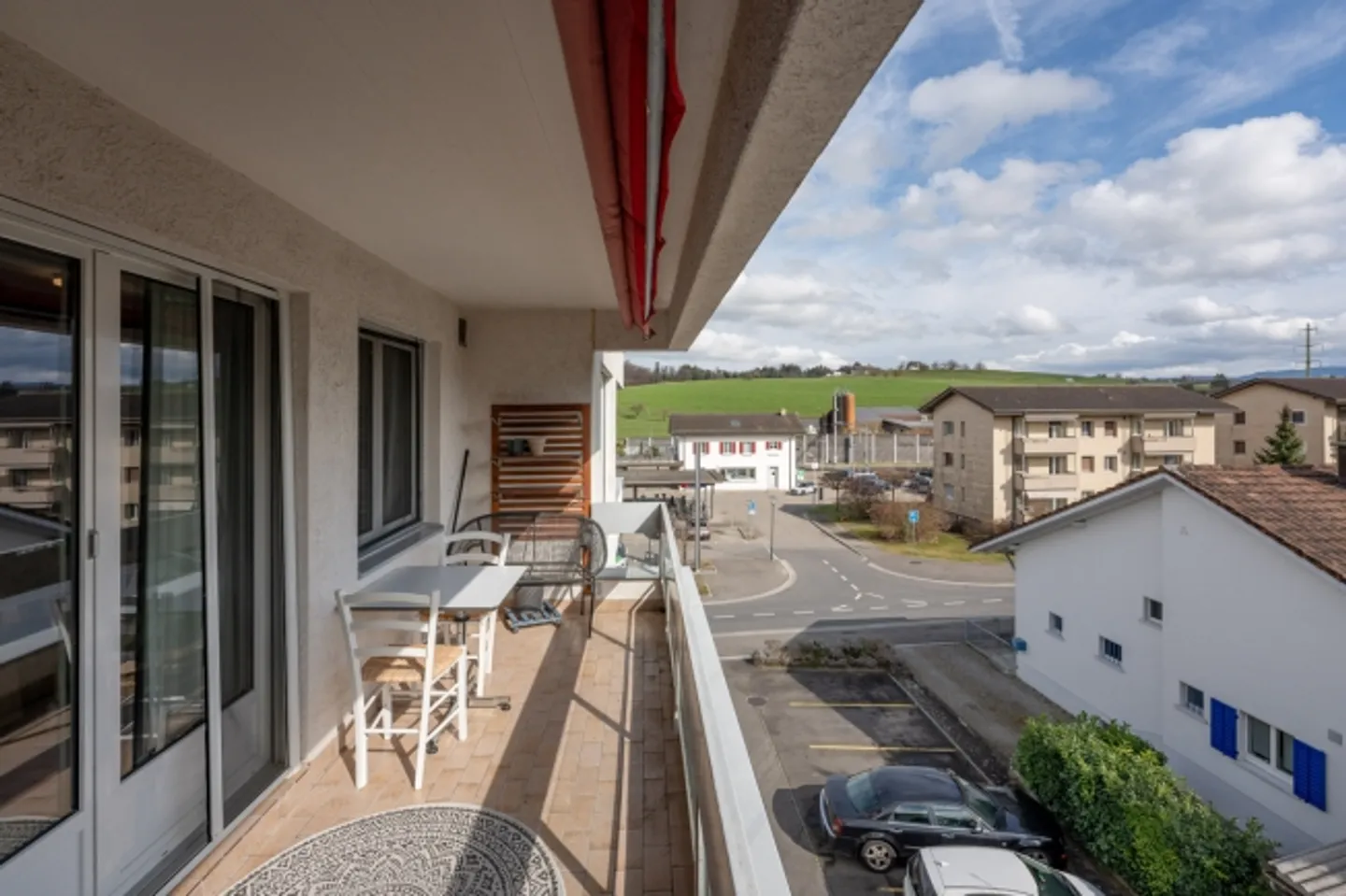 «Modern, ruhig, komfortabel. Ihr neues Zuhause in Knonau» - Foto 3 von 11