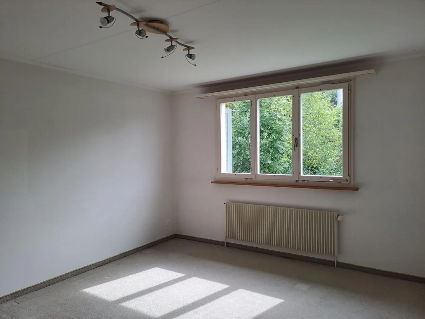 Detached 7-room house in a unique elevated location for rent - Photo 12 of 15