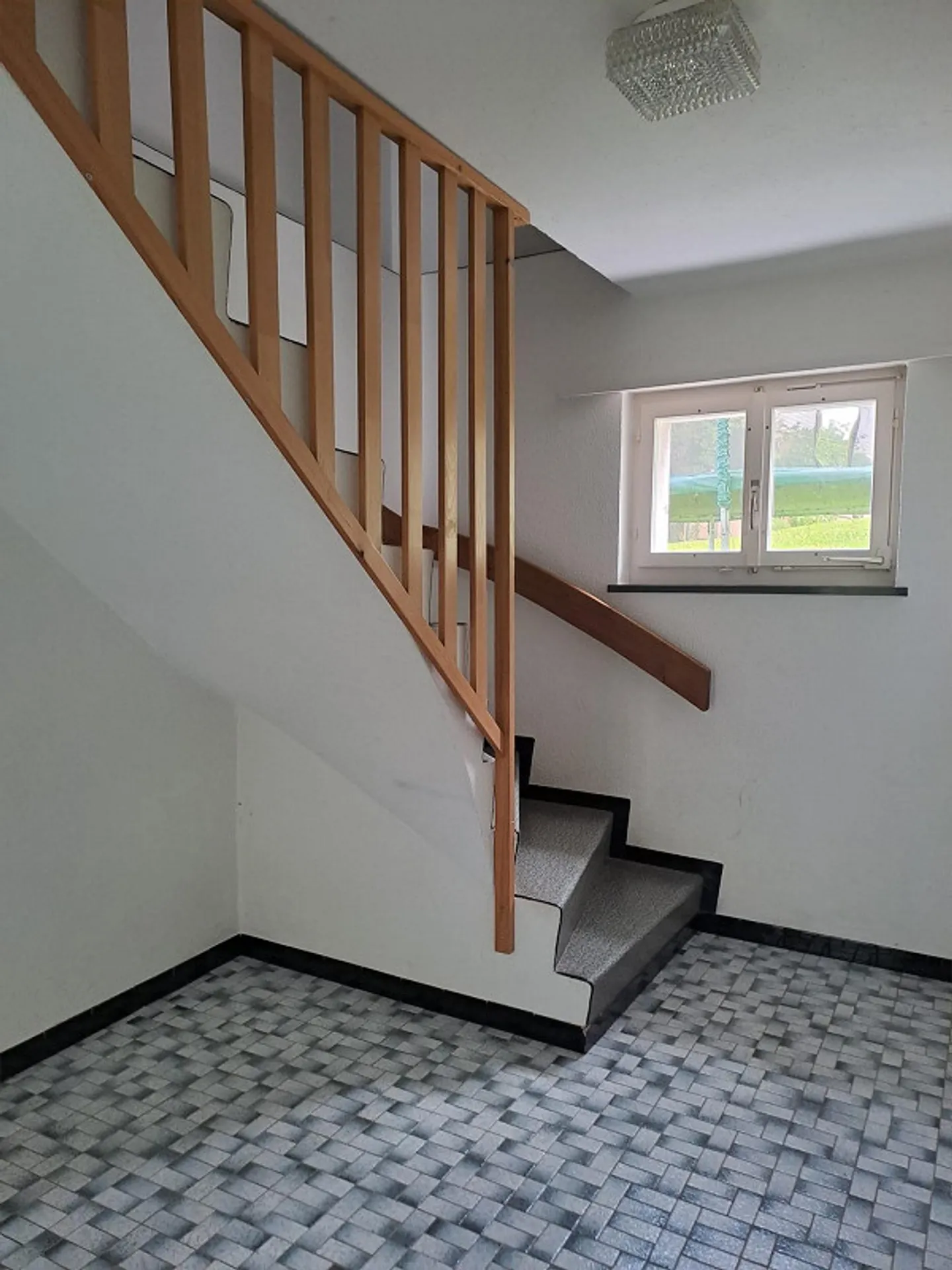 Detached 7-room house in a unique elevated location for rent - Photo 15 of 15