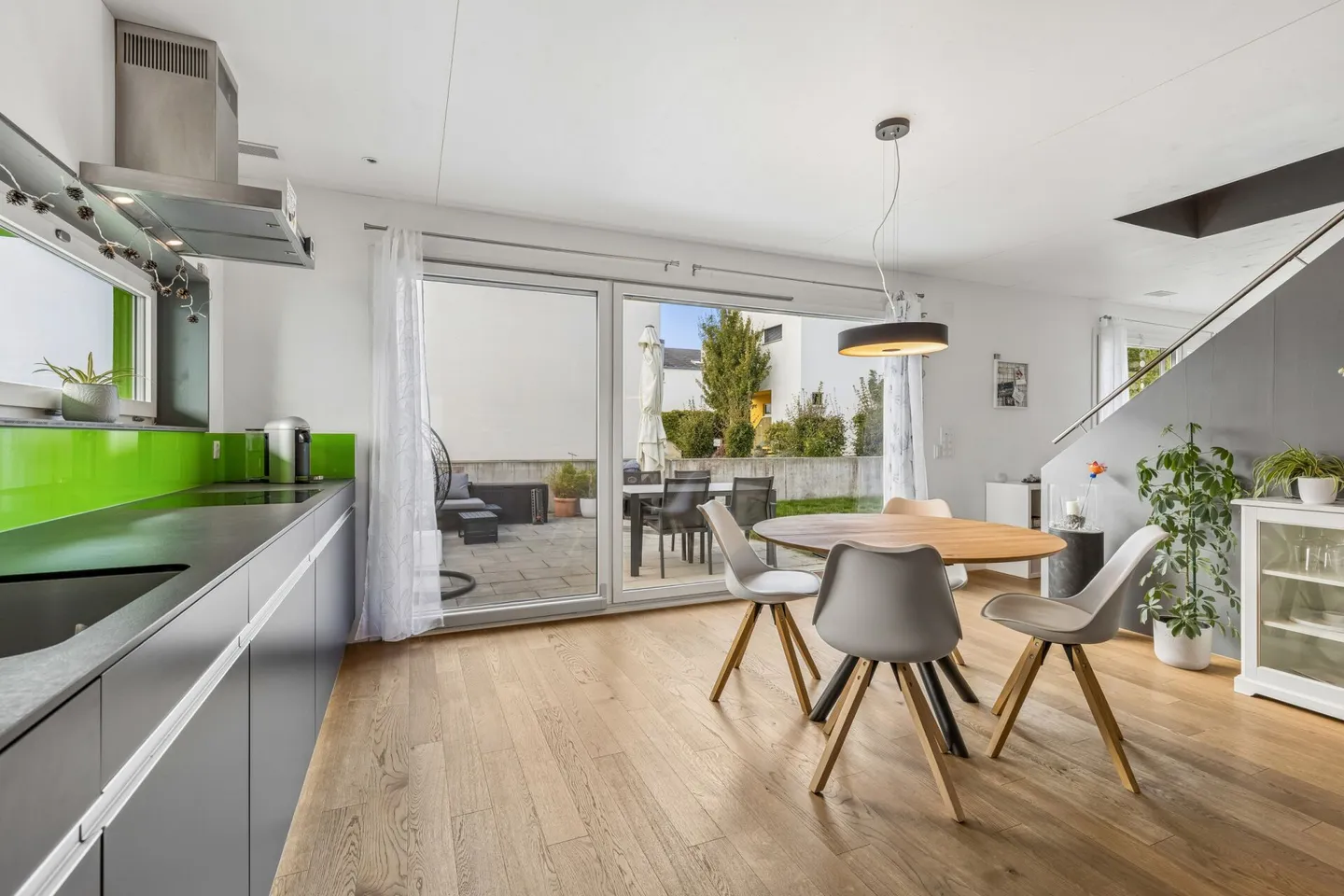 Casa unifamiliare moderna e adatta alle famiglie con 5,5 stanze - Foto 6 di 13