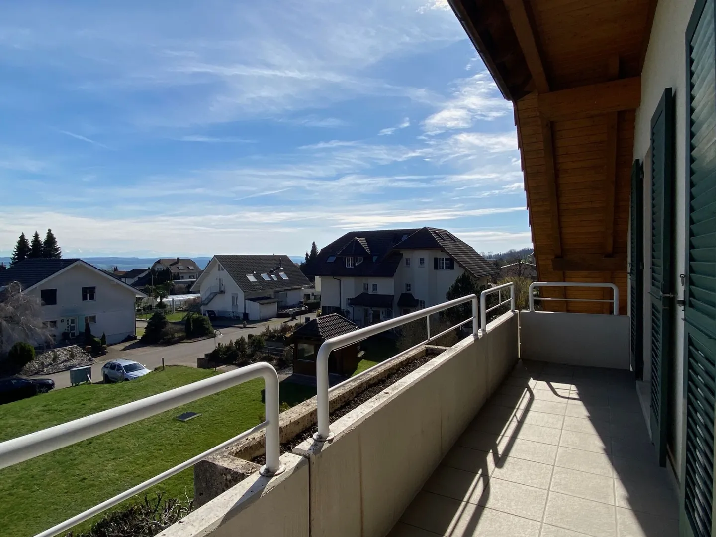 Charmante Dachwohnung mit Balkonen - Foto 7 von 16