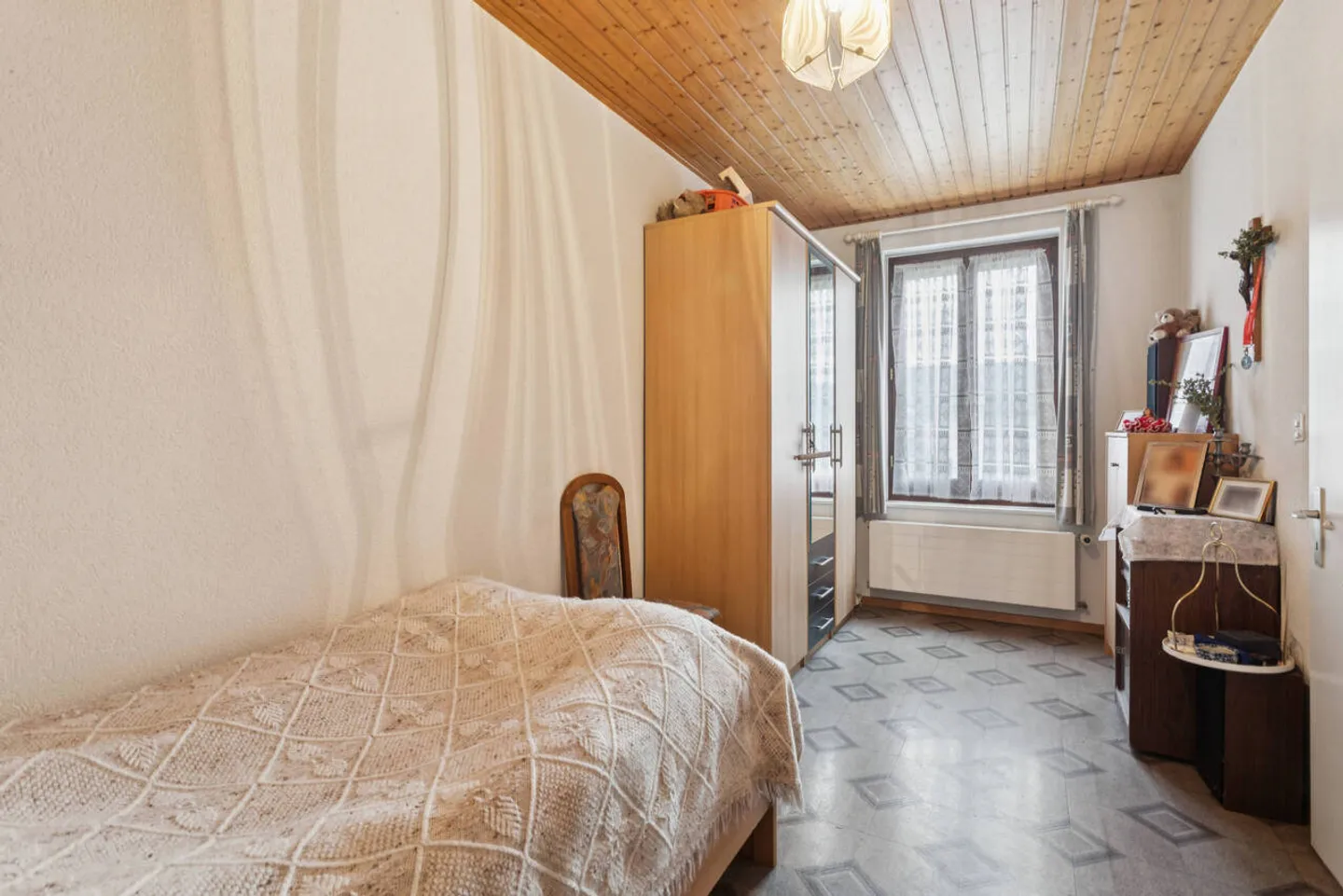 Farm with high potential of 3 apartments on large plot - Photo 9 of 13