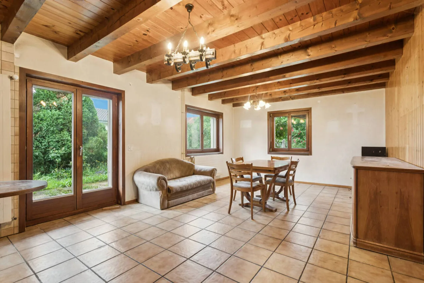 Farm with high potential of 3 apartments on large plot - Photo 10 of 13