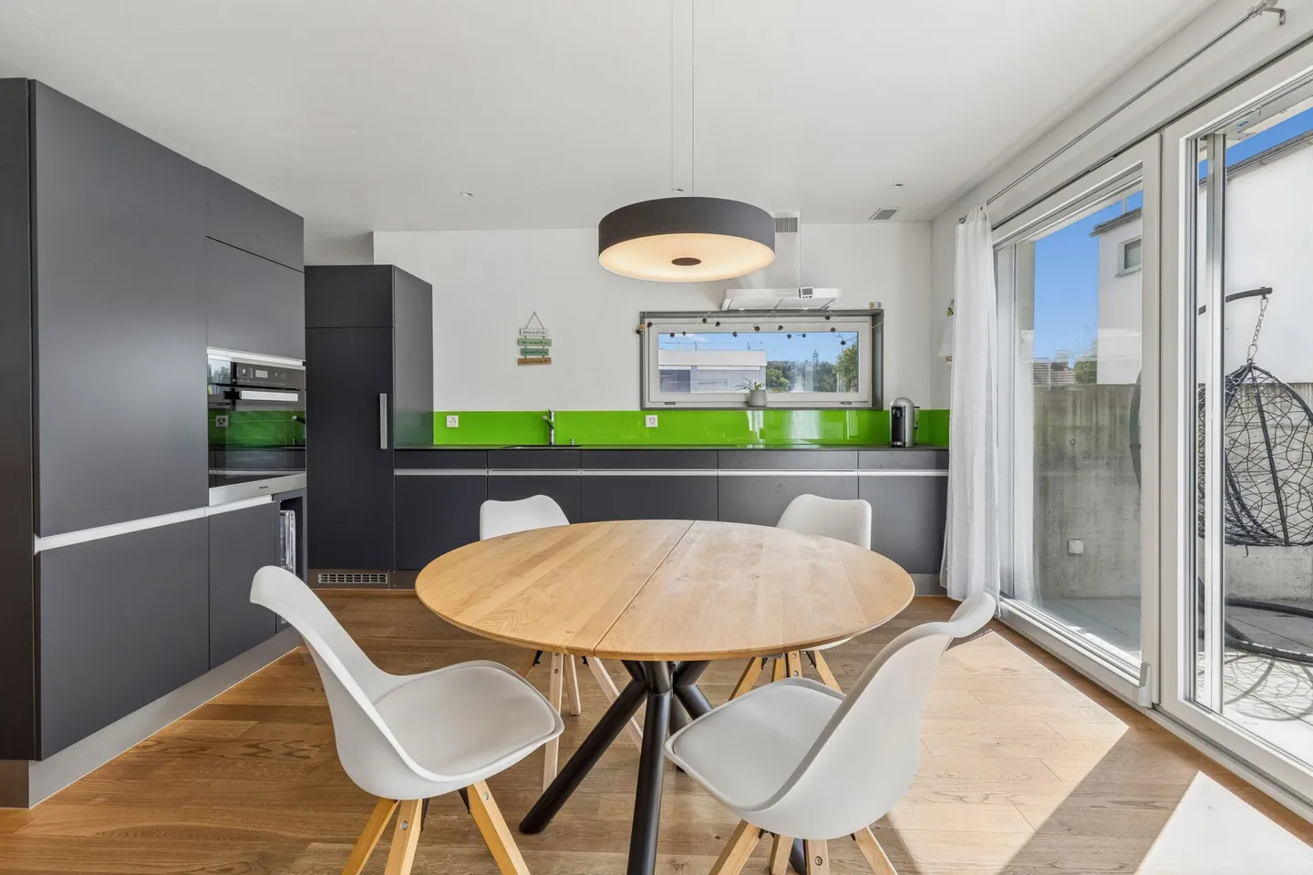 Casa unifamiliare moderna e adatta alle famiglie con 5,5 stanze - Foto 5 di 13