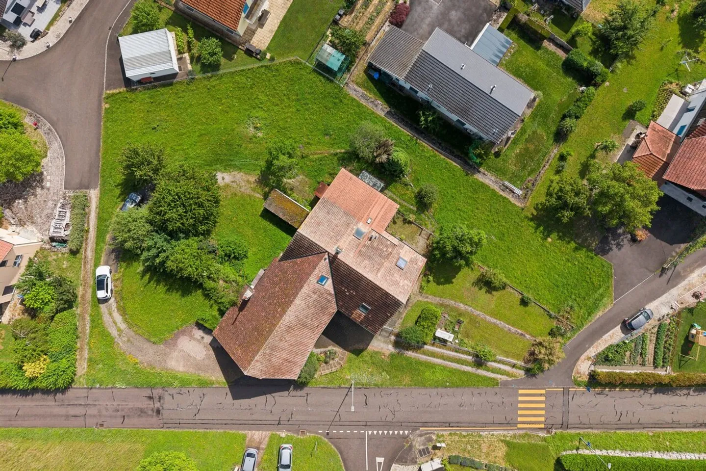 Farm with high potential of 3 apartments on large plot - Photo 12 of 13