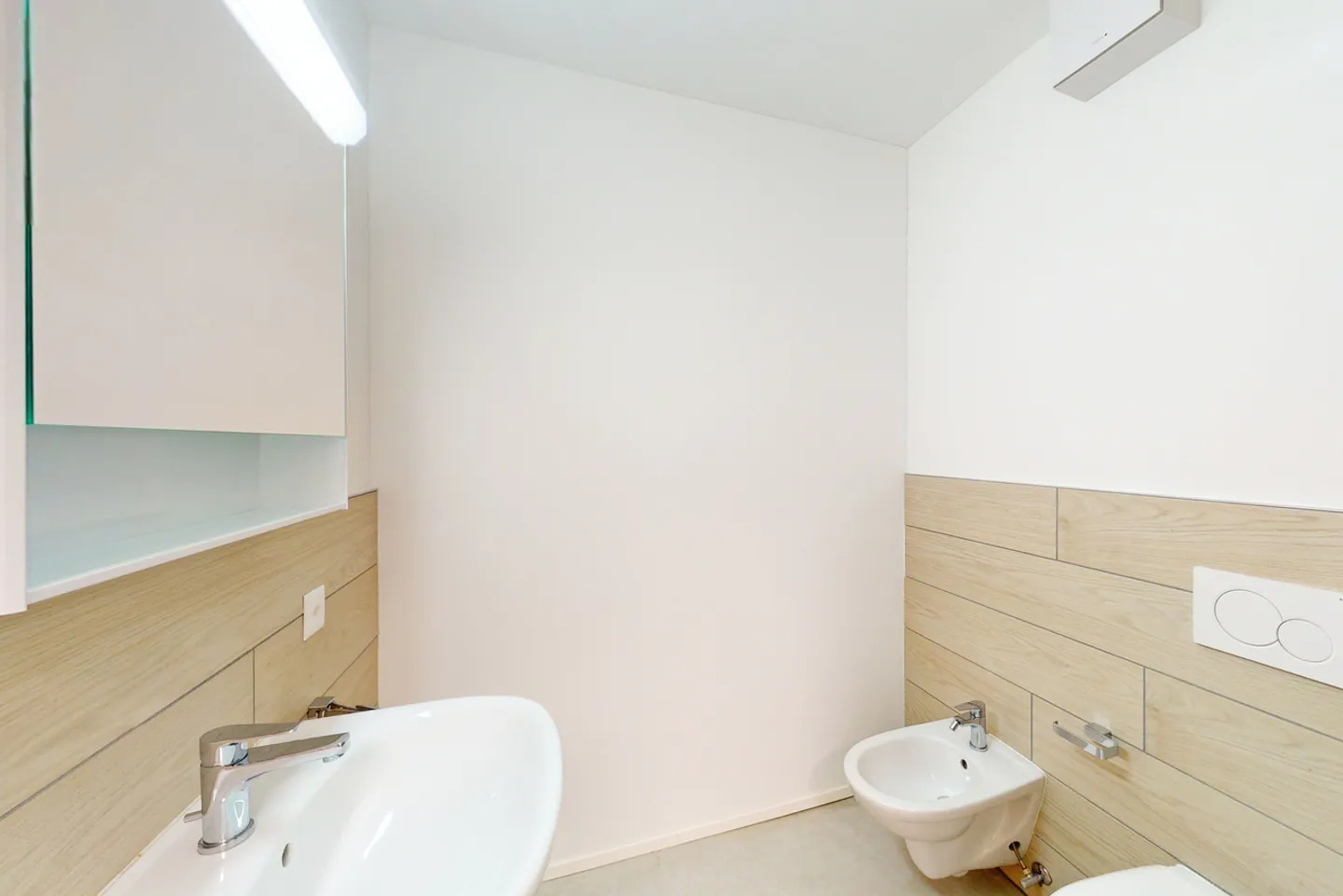 Modern Apartment in Mendrisio - Photo 9 of 11