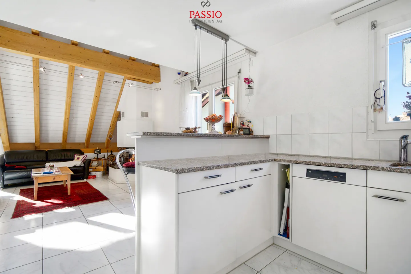 Spacious Duplex Apartment - Photo 9 of 20