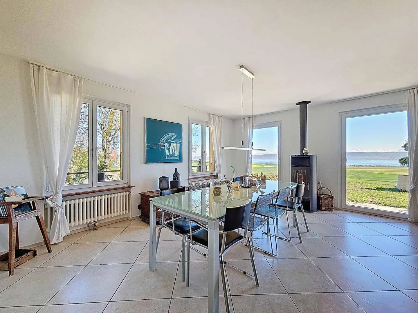 Villa with panoramic view of Lake Neuchâtel - Photo 6 of 13