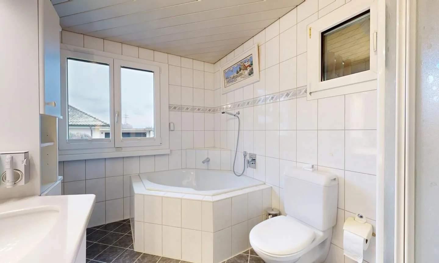 Charmantes 4.5 Zimmer Einfamilienhaus mit grossem Garten inkl. Teich - Foto 10 di 11