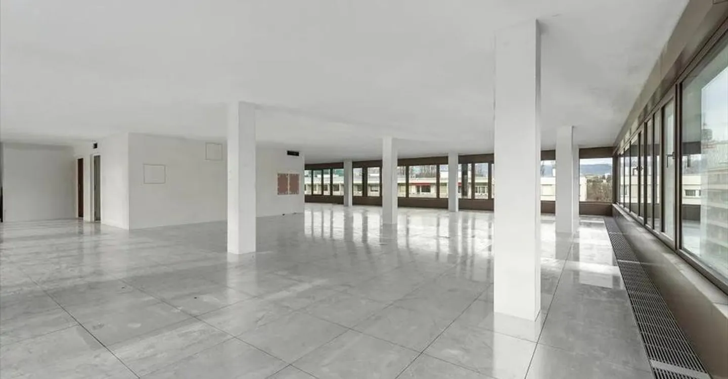 Office space for rent - Photo 2 of 13