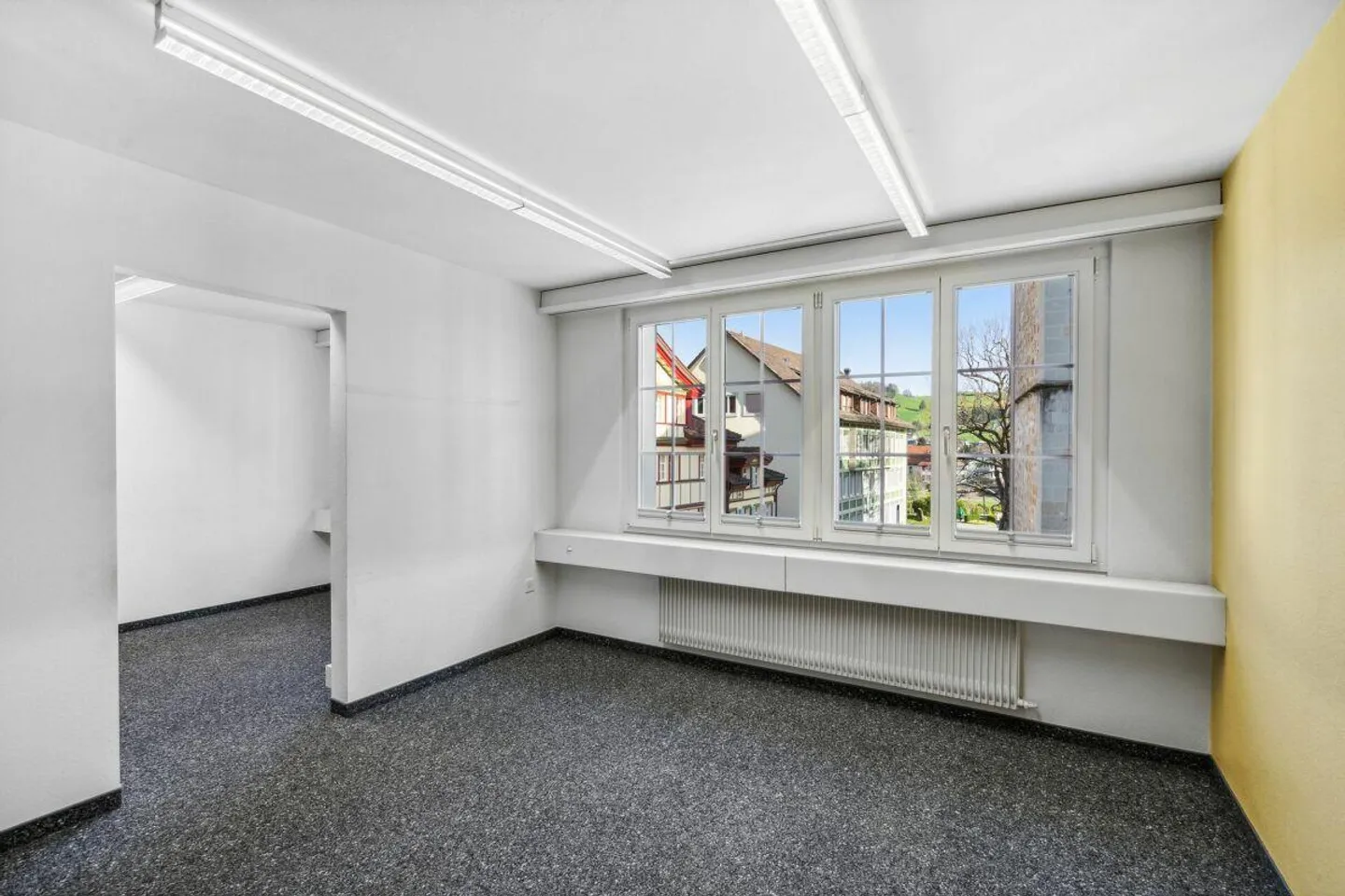 Spazi per uffici luminosi in affitto nel centro di Appenzell - Foto 5 di 11