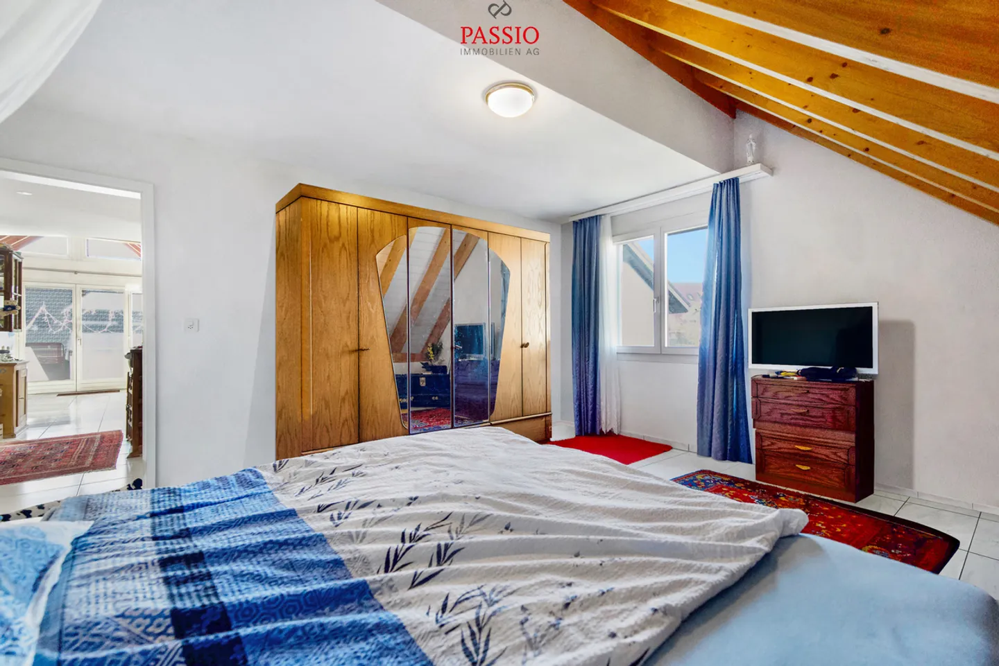 Spacious Duplex Apartment - Photo 12 of 20