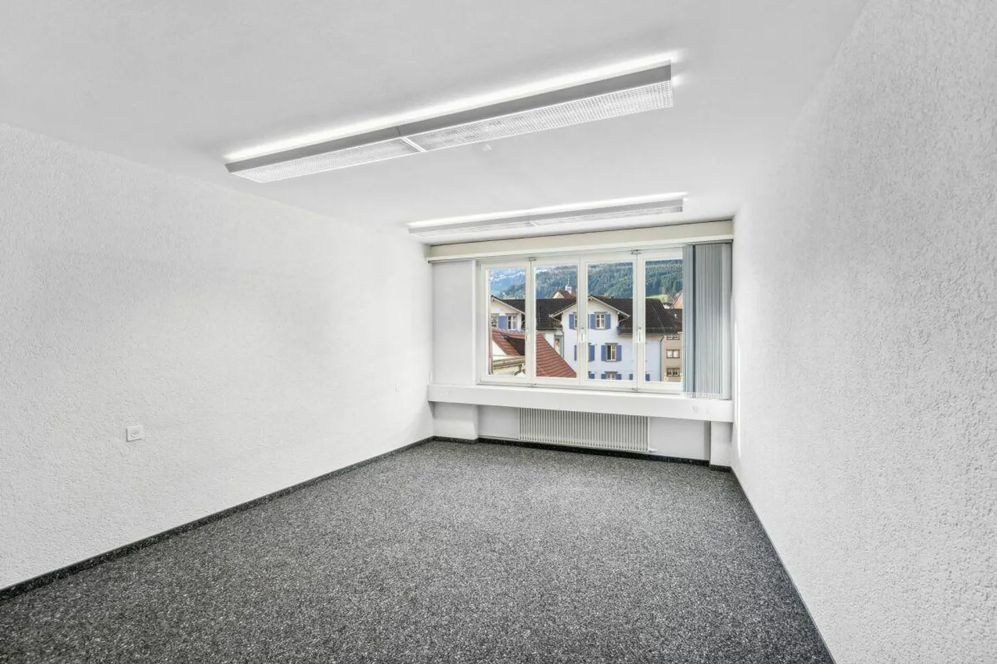 Spazi per uffici luminosi in affitto nel centro di Appenzell - Foto 7 di 11