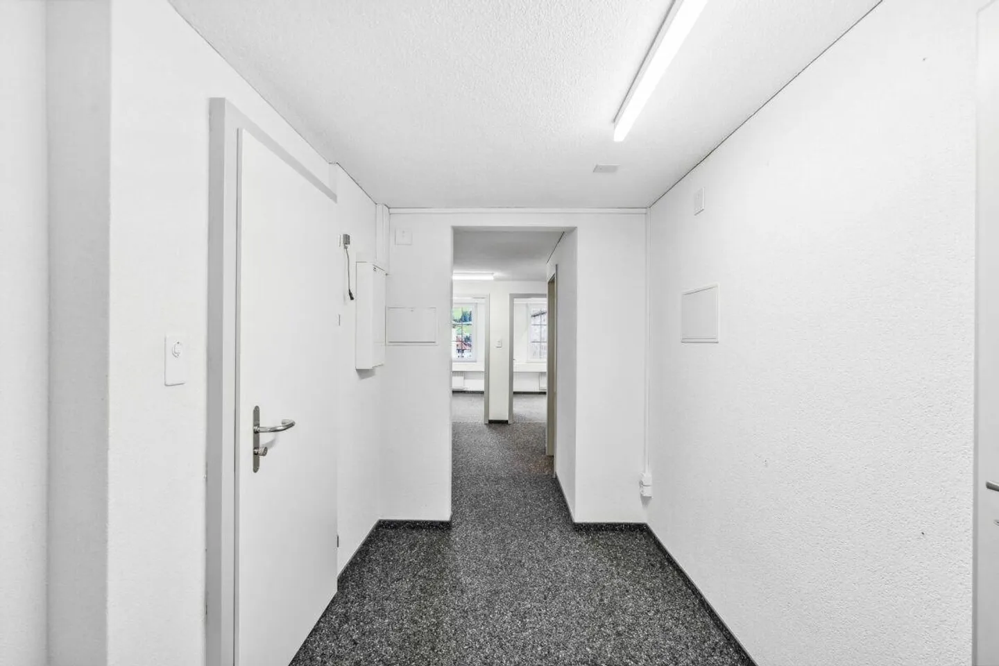 Spazi per uffici luminosi in affitto nel centro di Appenzell - Foto 8 di 11