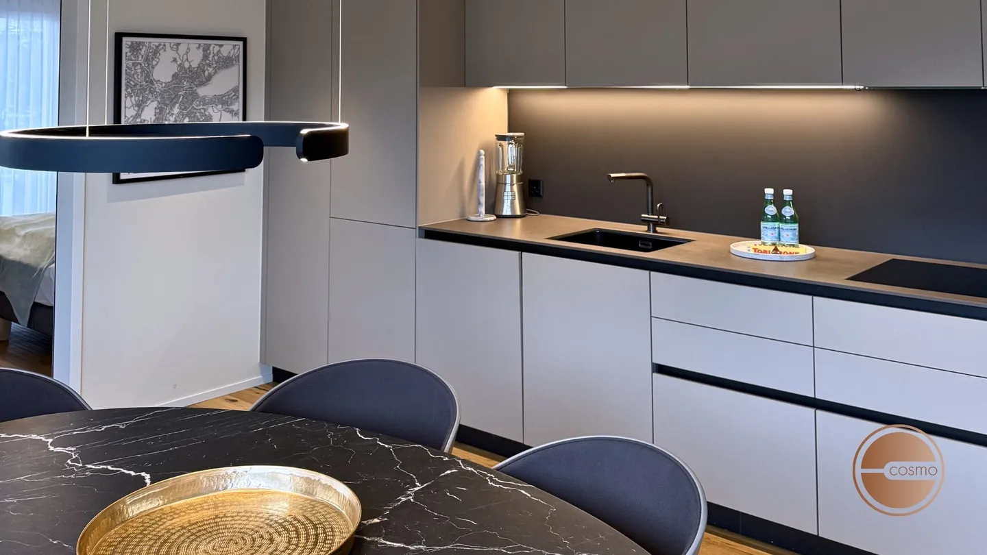 Appartement Attique de Luxe avec Vue - Photo 2 sur 12