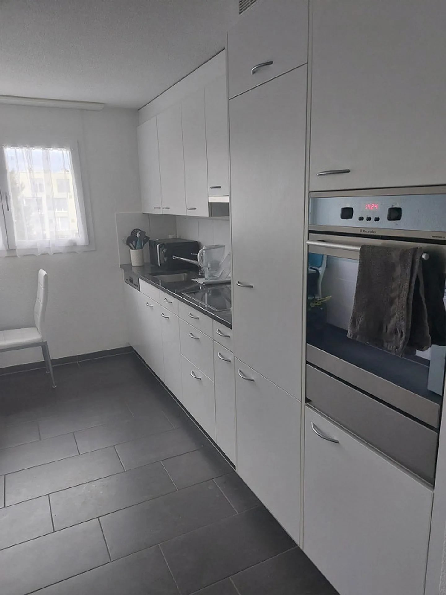 large, bright 3-room apartment, top location - Photo 4 of 5