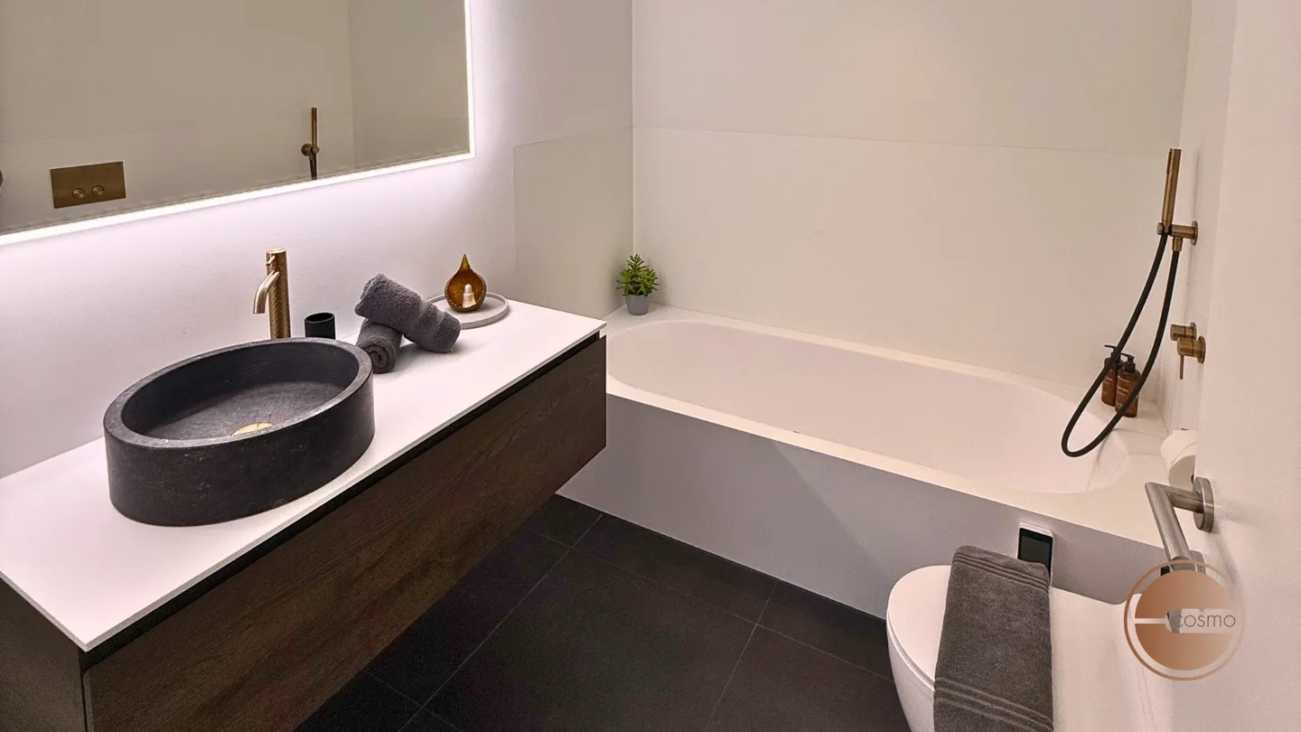 Appartement Attique de Luxe avec Vue - Photo 9 sur 12
