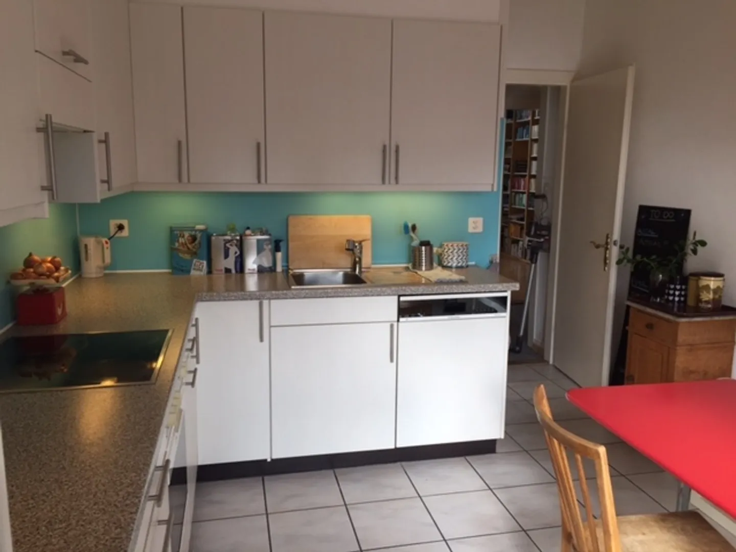 Central 4.5 room apartment with great wooden floor and high rooms - Photo 2 of 17