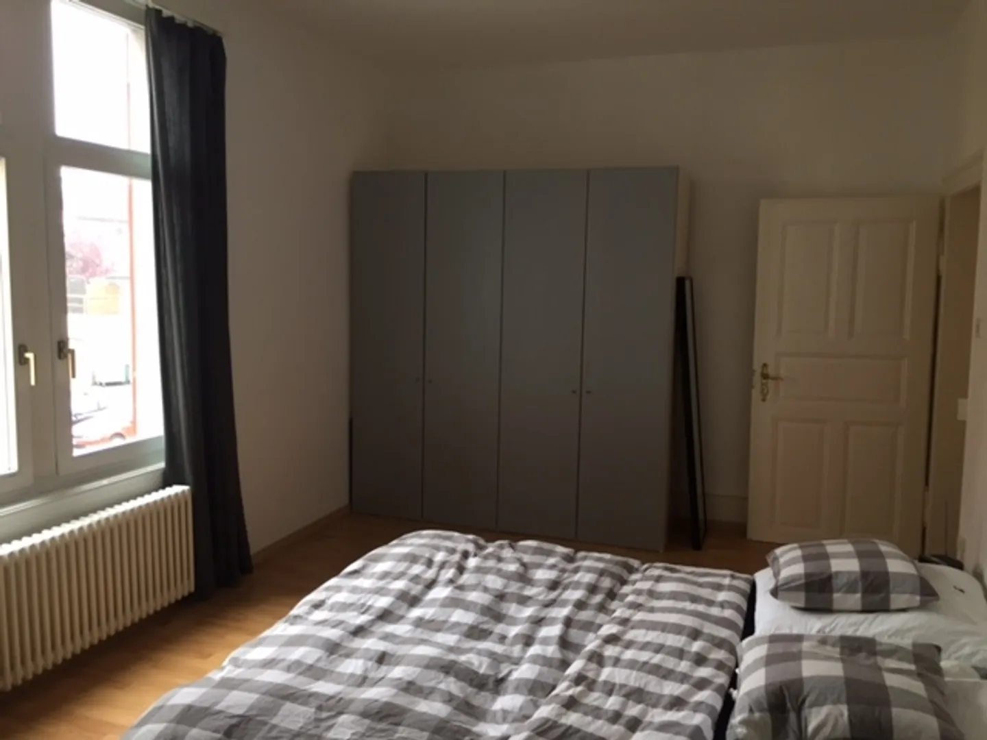 Central 4.5 room apartment with great wooden floor and high rooms - Photo 5 of 17
