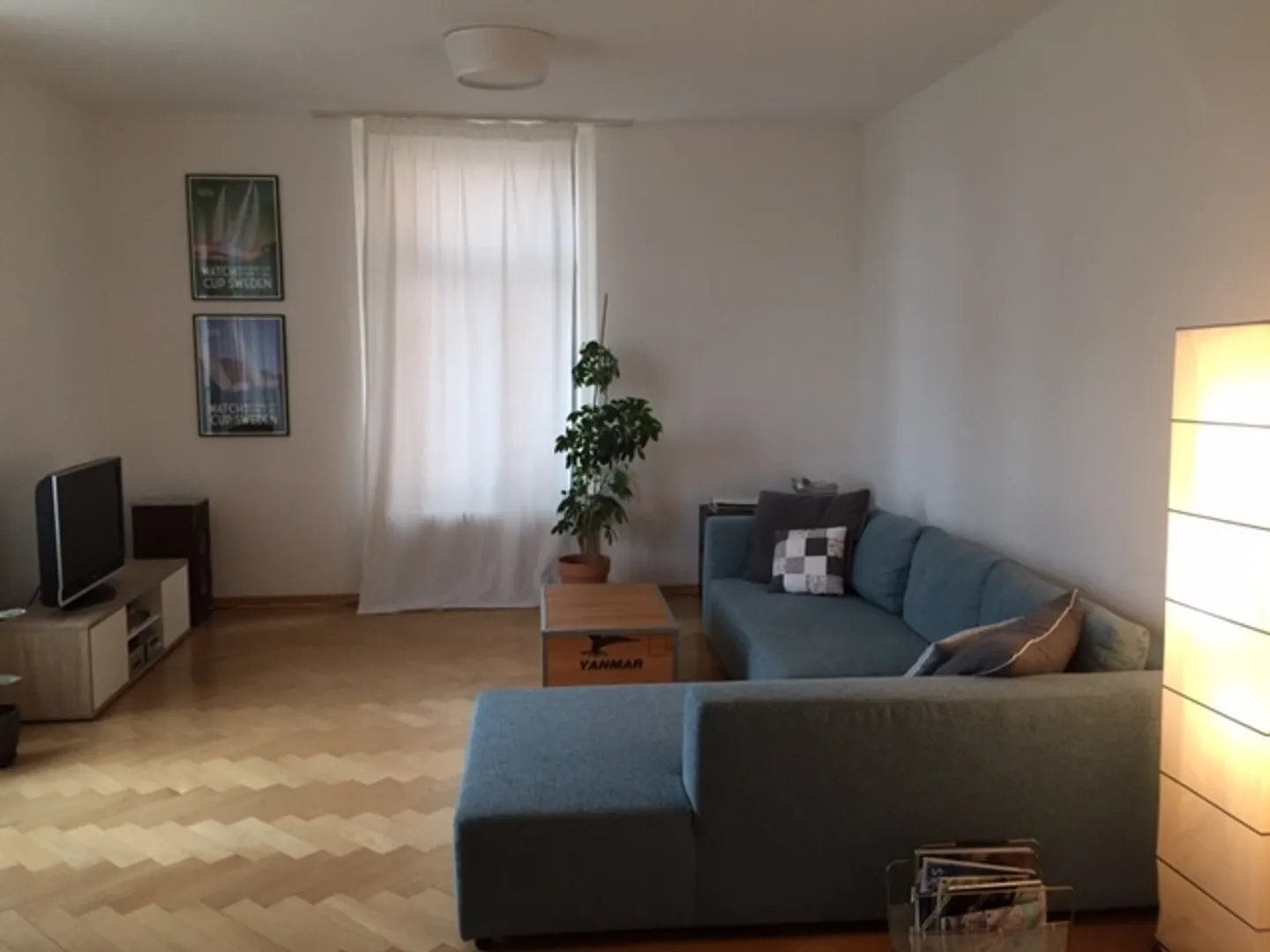 Central 4.5 room apartment with great wooden floor and high rooms - Photo 6 of 17
