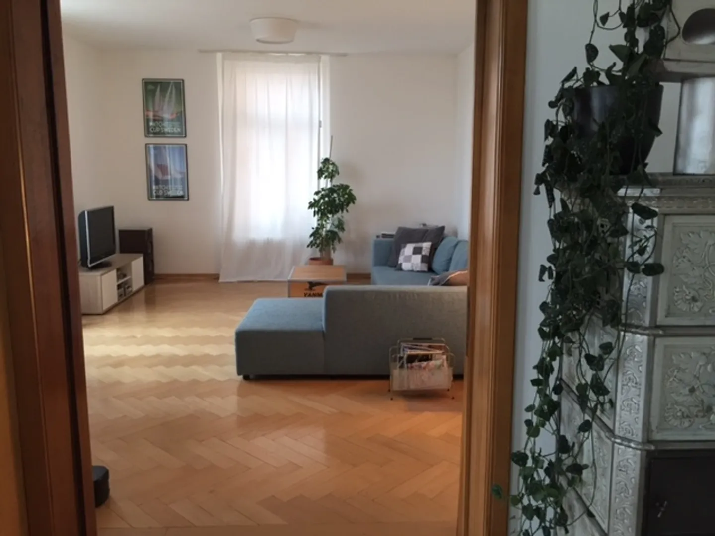 Central 4.5 room apartment with great wooden floor and high rooms - Photo 7 of 17