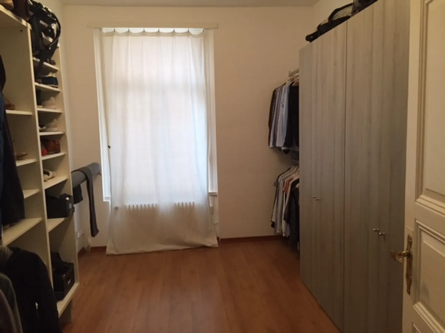 Central 4.5 room apartment with great wooden floor and high rooms - Photo 13 of 17