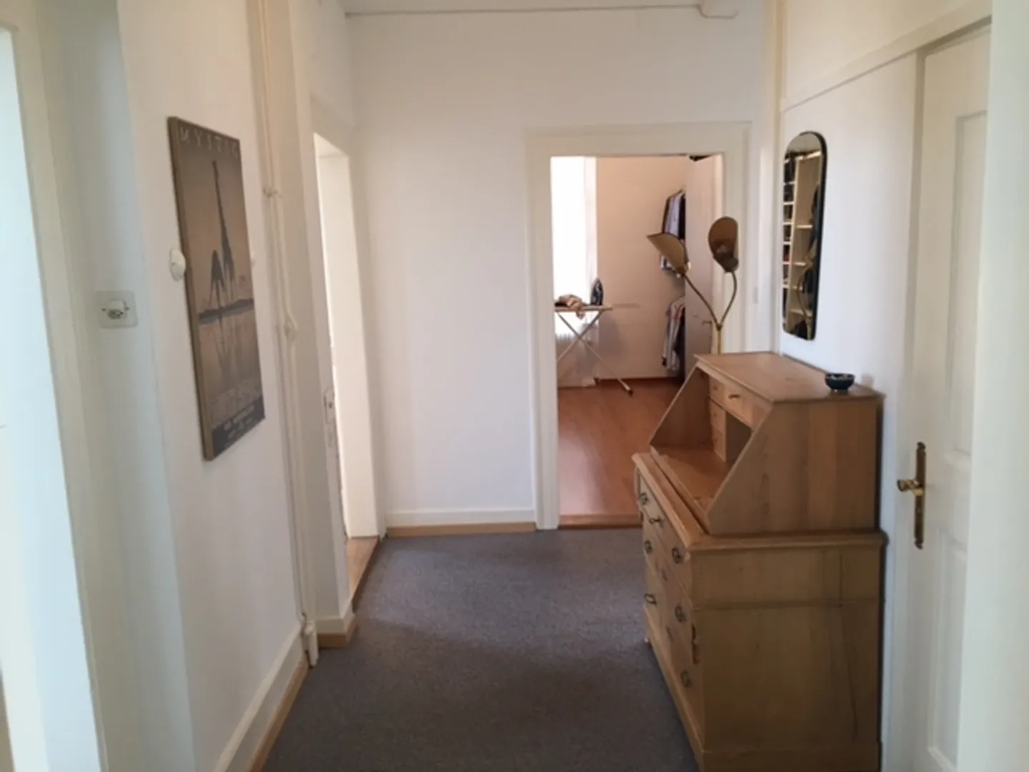 Central 4.5 room apartment with great wooden floor and high rooms - Photo 14 of 17