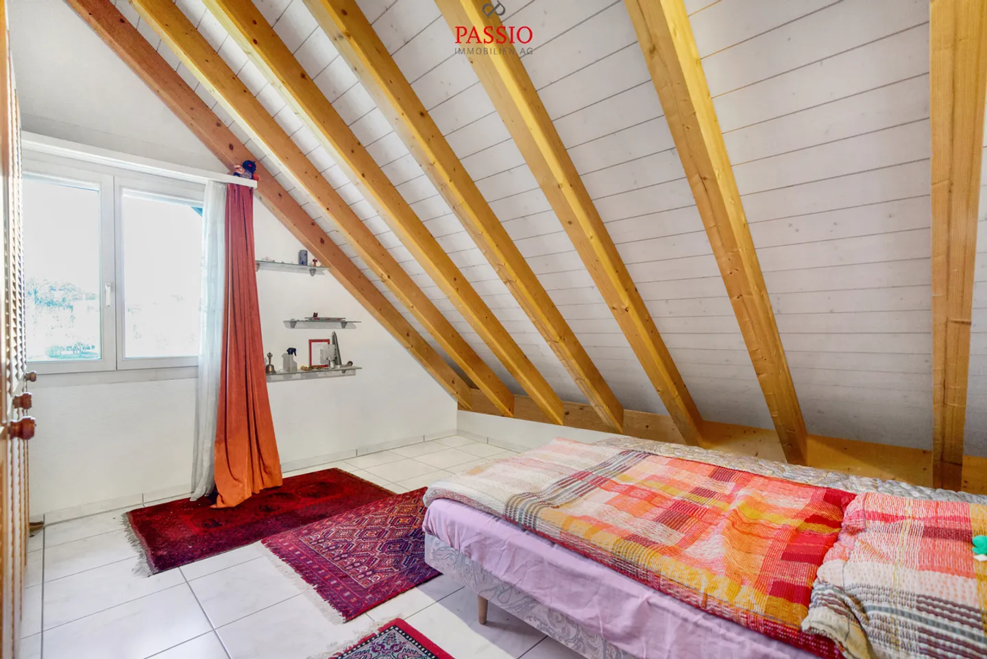 Spacious Duplex Apartment - Photo 15 of 20