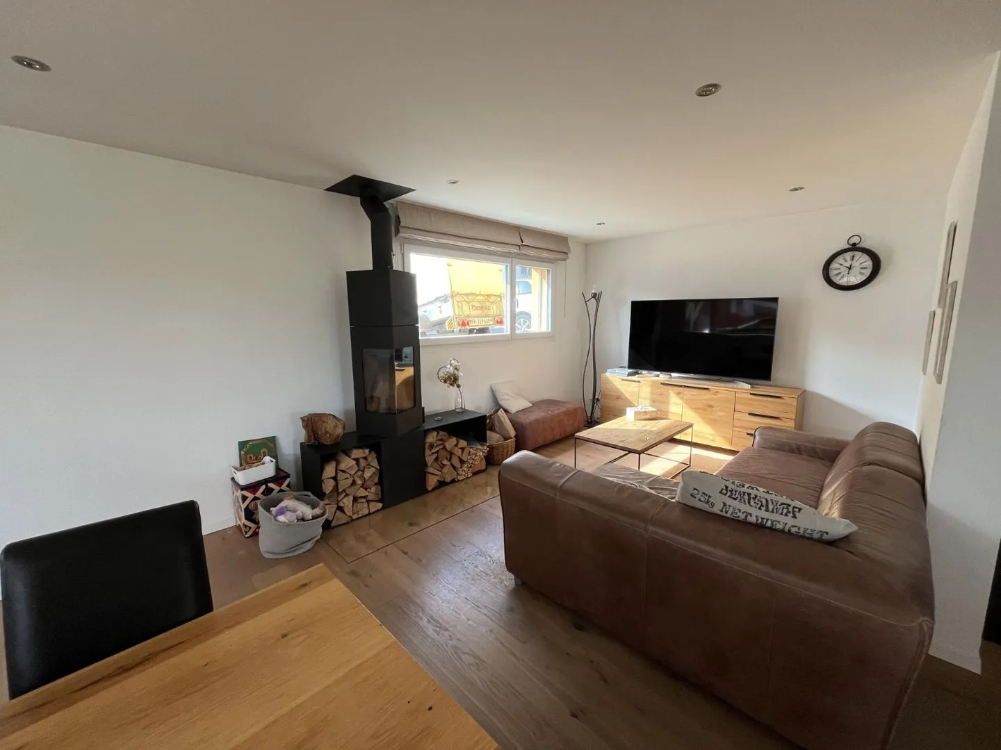 MAGNIFICENT SEMI-DETACHED VILLA, IN A QUIET LOCATION - Photo 8 of 13