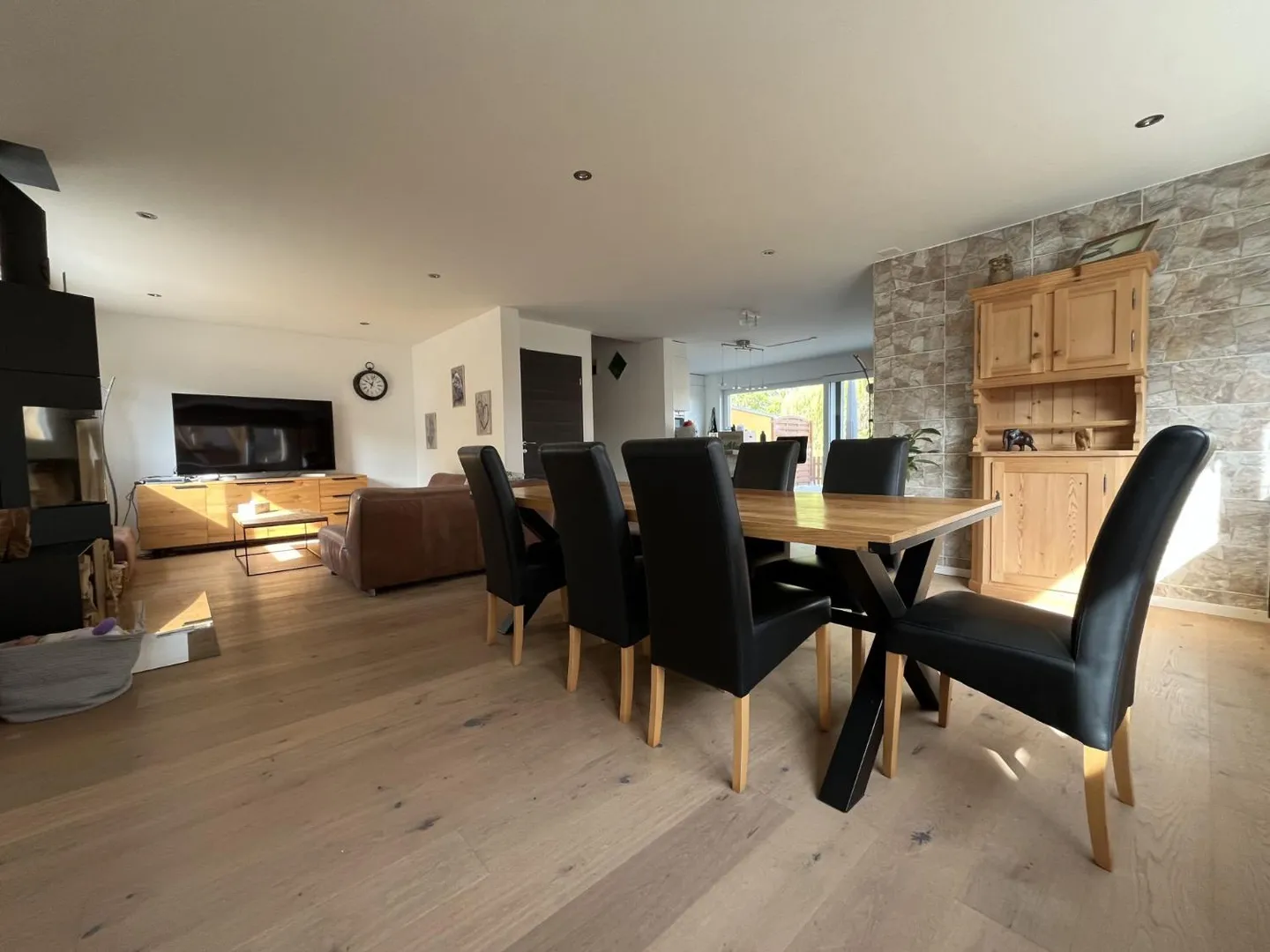 MAGNIFICENT SEMI-DETACHED VILLA, IN A QUIET LOCATION - Photo 12 of 13