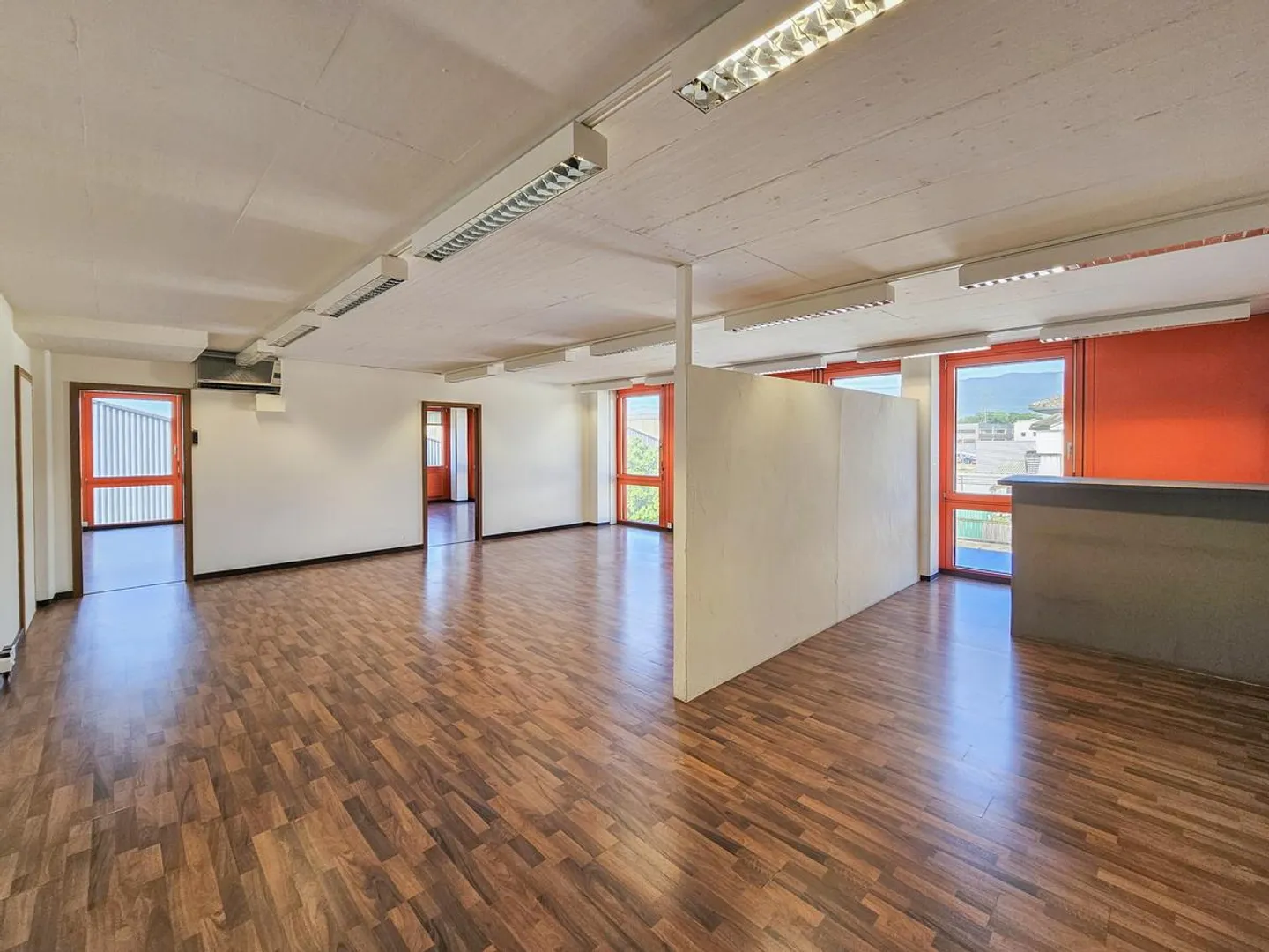 Spacious Office Space in Nyon - Photo 1 of 5