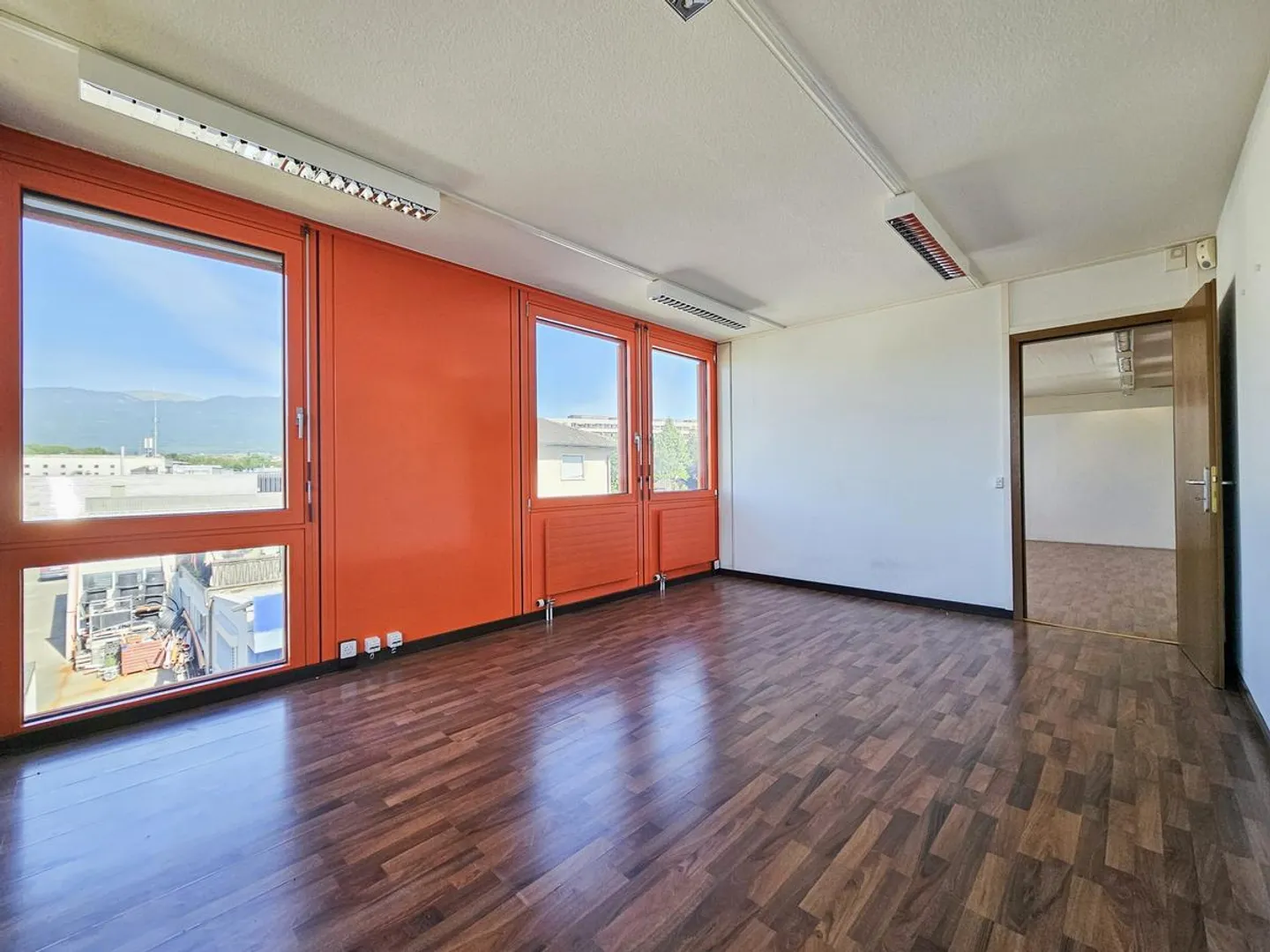 Spacious Office Space in Nyon - Photo 3 of 5