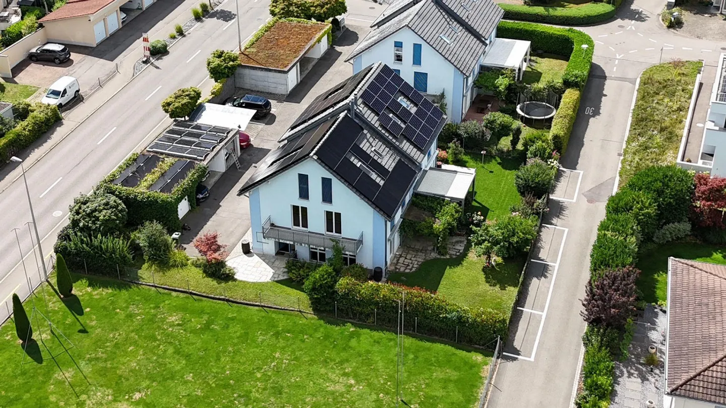 Casa bifamiliare di 5,5 stanze - Foto 3 di 14
