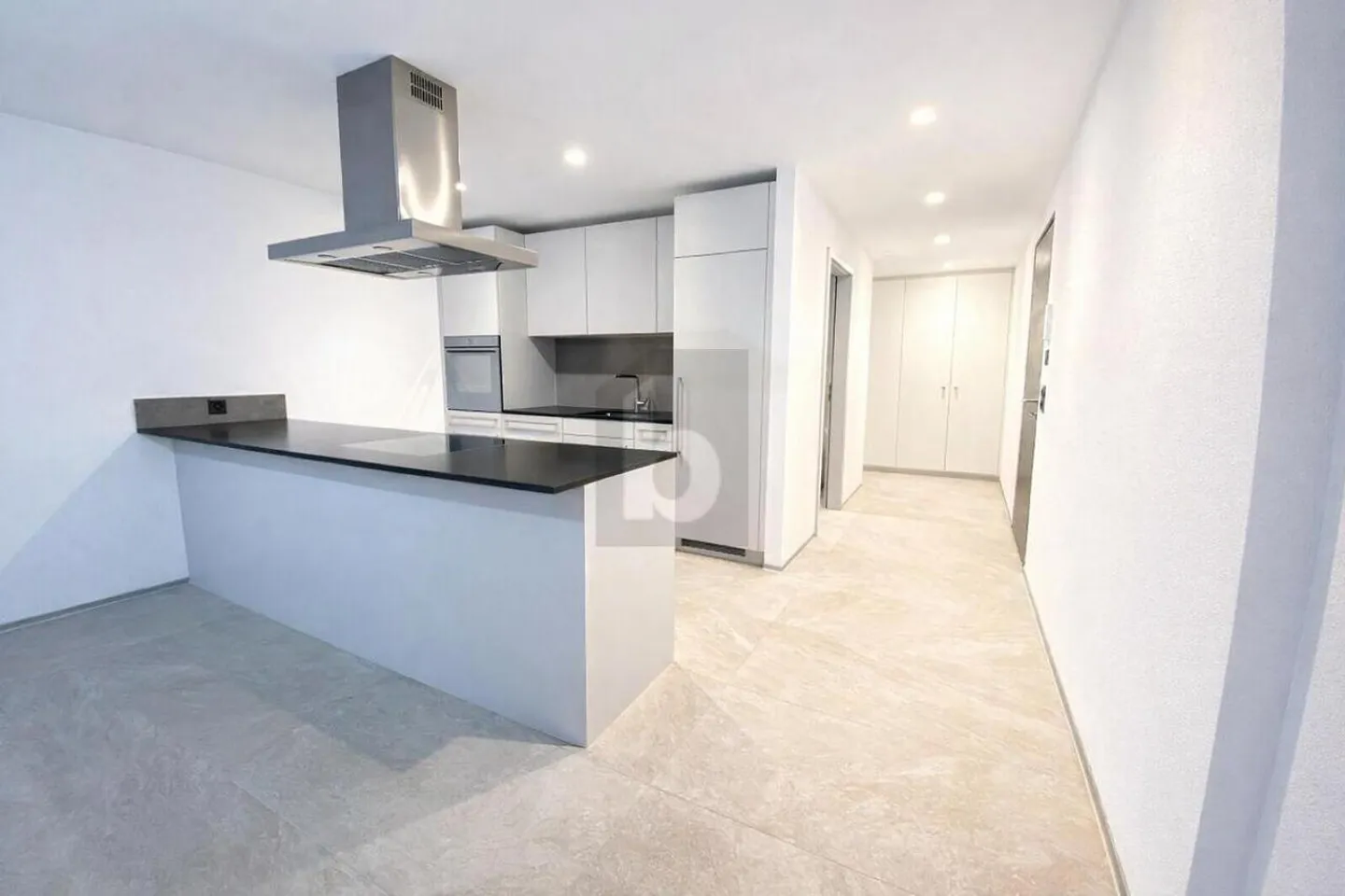 RUHIG UND MODERN, HELL - Foto 2 von 6