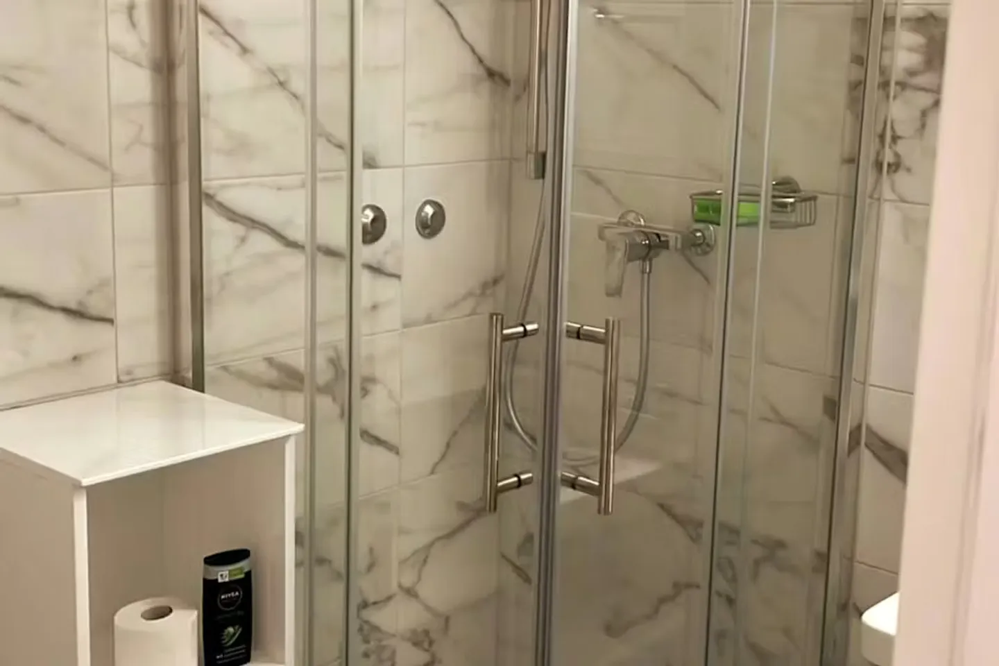 Charming Apartment in Zürich - Photo 4 of 5