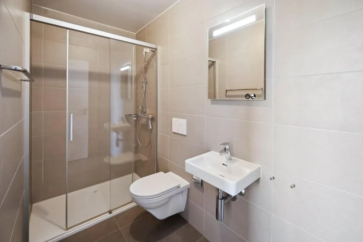 Cherchez-vous un logement moderne proche des axes routiers ? - Photo 9 of 10