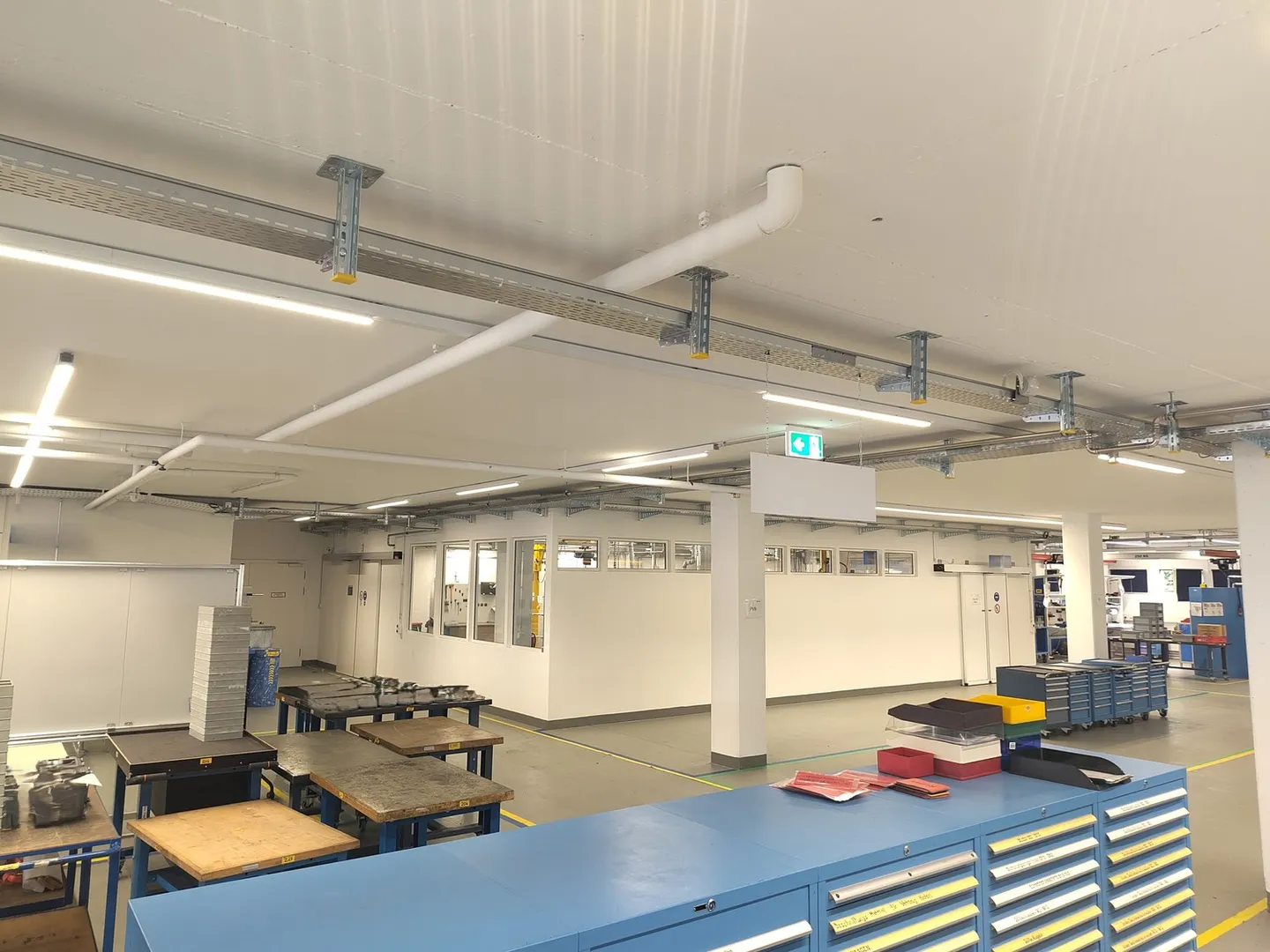 Espace de stockage et commercial au rez-de-chaussée à prix forfaitaire - Photo 2 sur 9