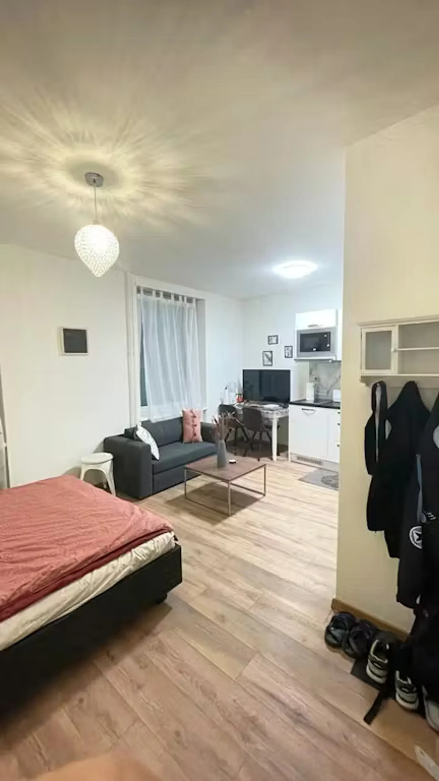 Charming Apartment in Zürich - Photo 2 of 6