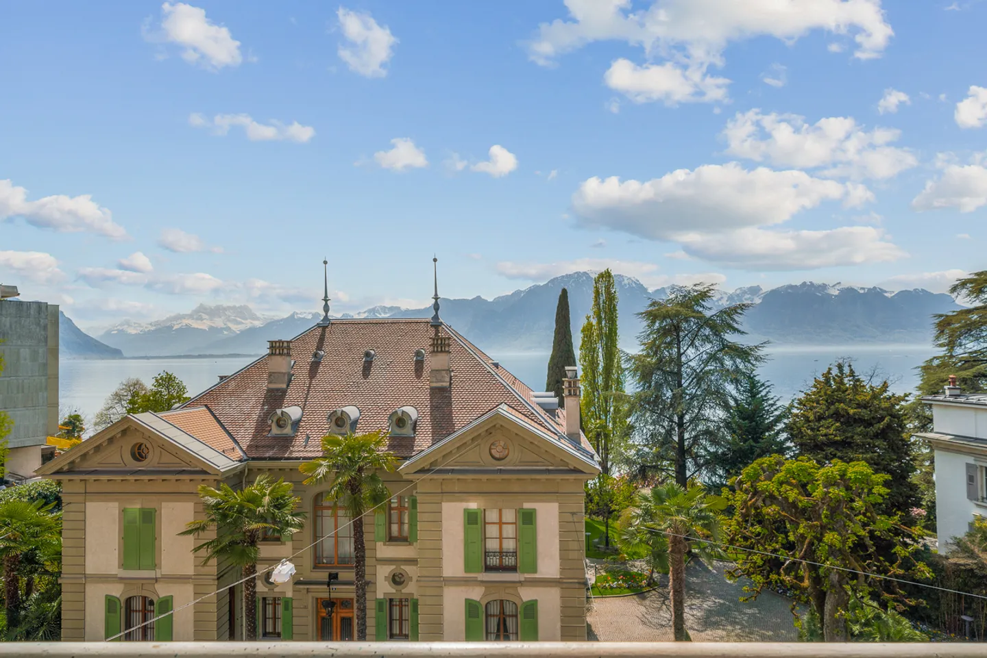 Elegant 2.5 room apartment located in Montreux with lake view - Photo 6 of 9