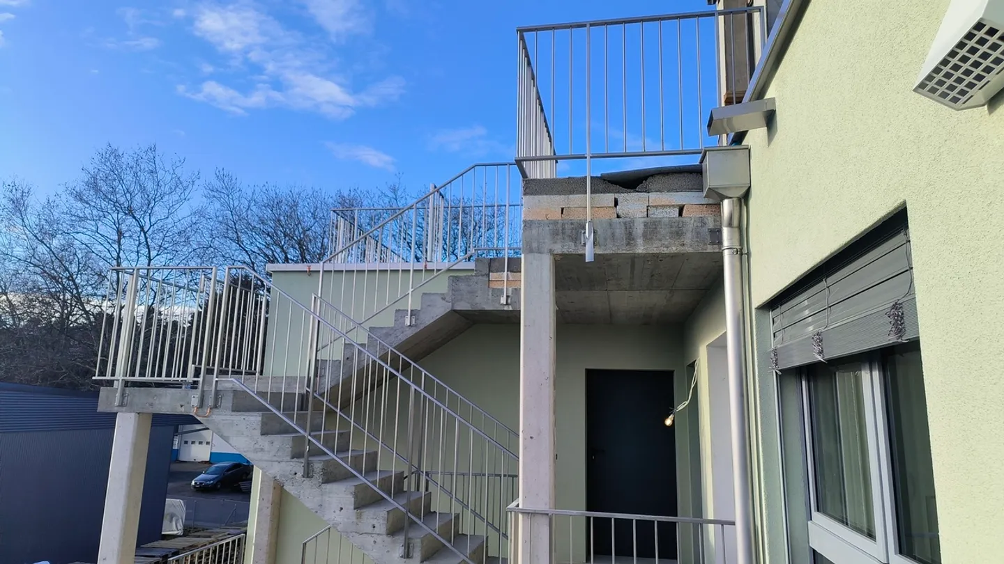 Superficie amministrativa con balcone - 2° piano - Nuovo progetto - Foto 4 di 10