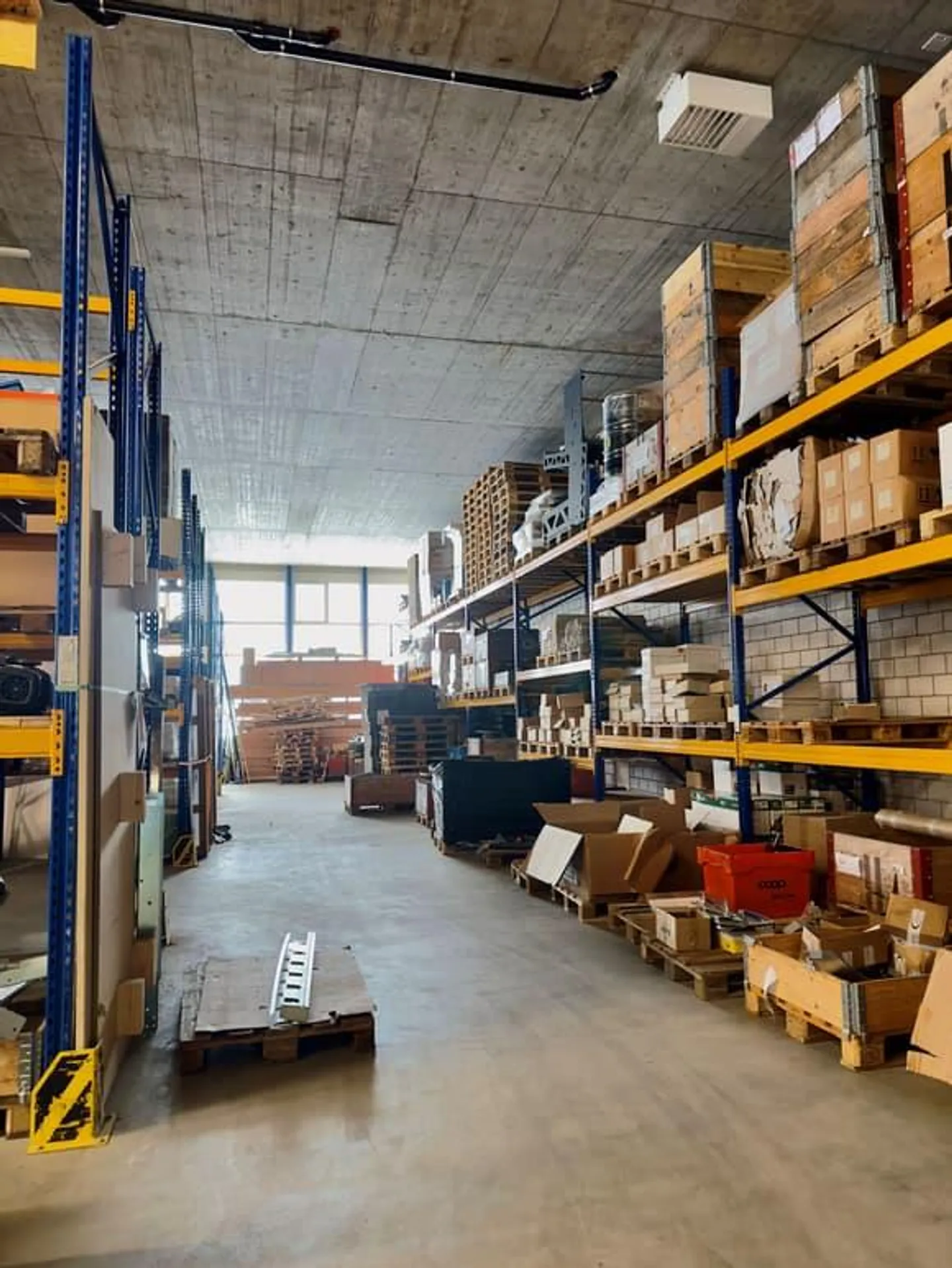 Attractive commercial spaces for rent - Photo 3 of 11
