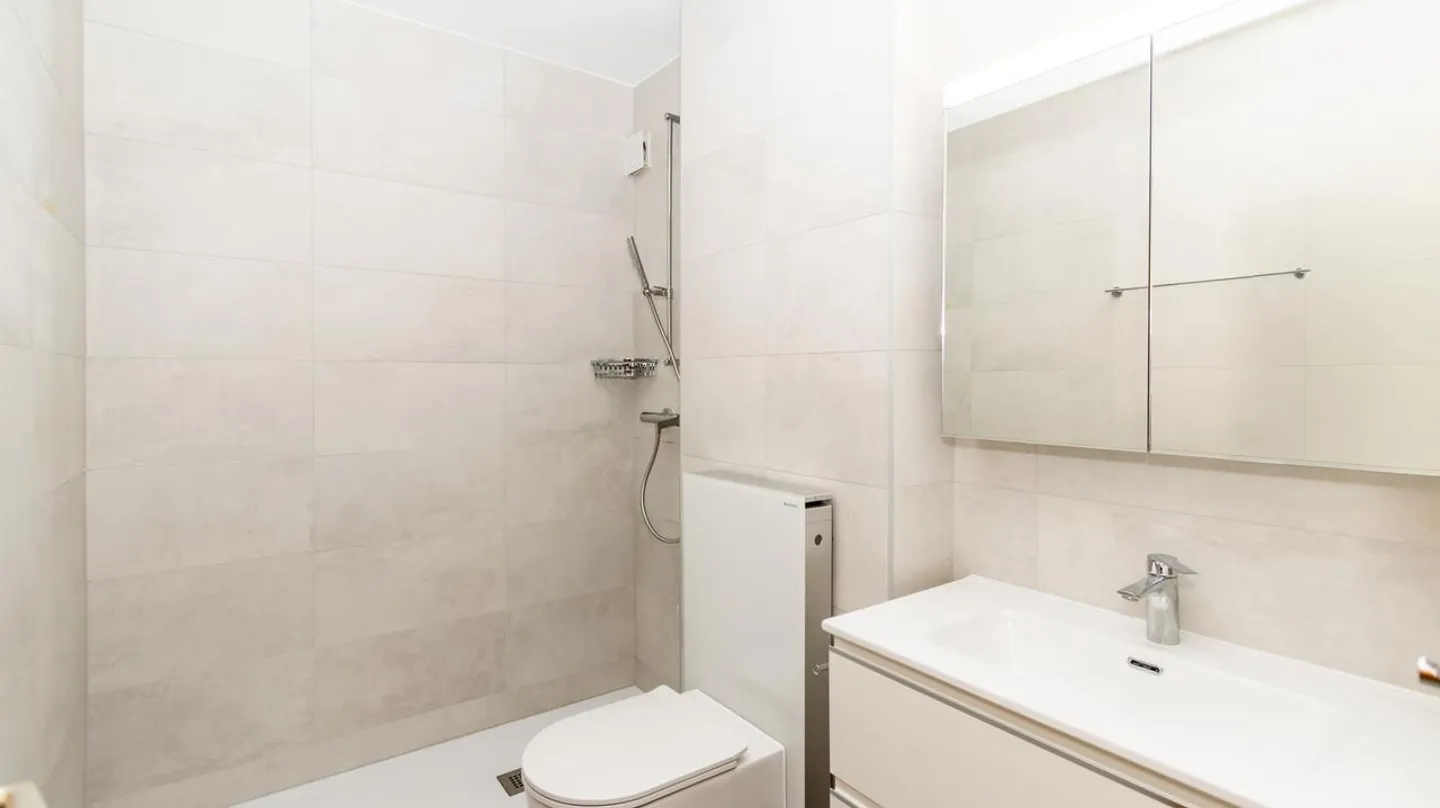 CONTHEY A LOUER SPLENDIDE APPARTEMENT 3.5 PCES - Photo 8 sur 14